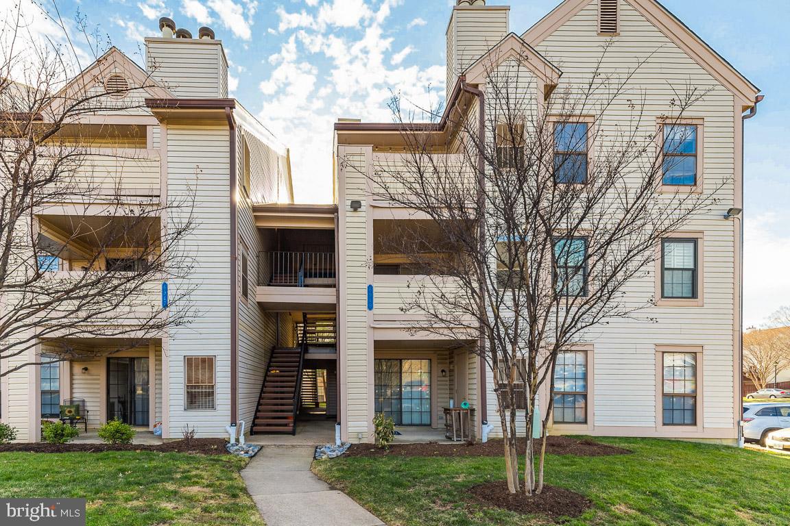 VICTORIA CROSSINGS AT MANCHESTER LAKES - Residential