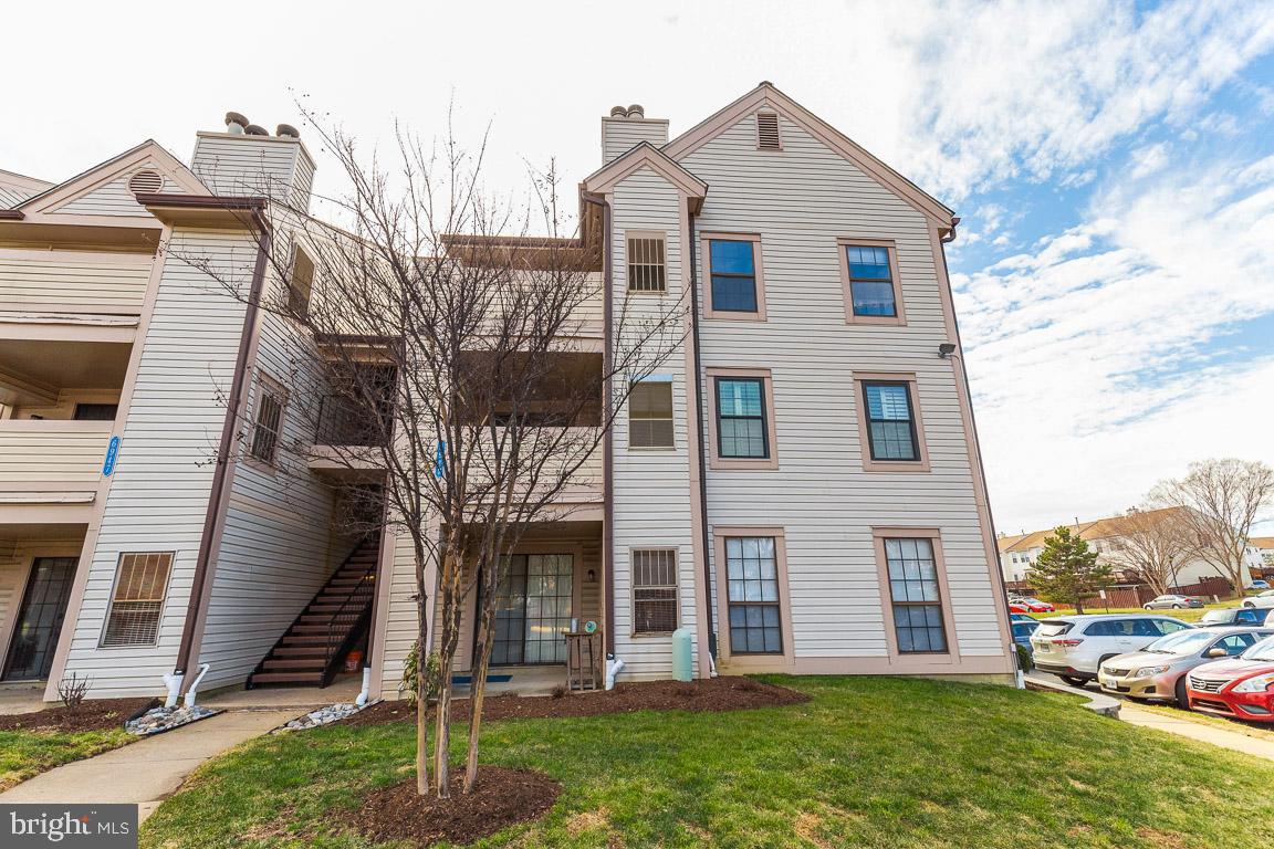 VICTORIA CROSSINGS AT MANCHESTER LAKES - Residential