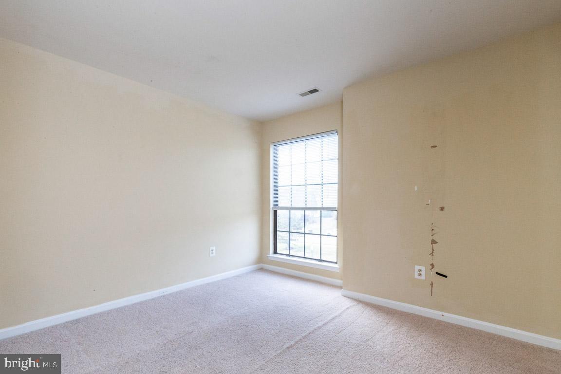 VICTORIA CROSSINGS AT MANCHESTER LAKES - Residential