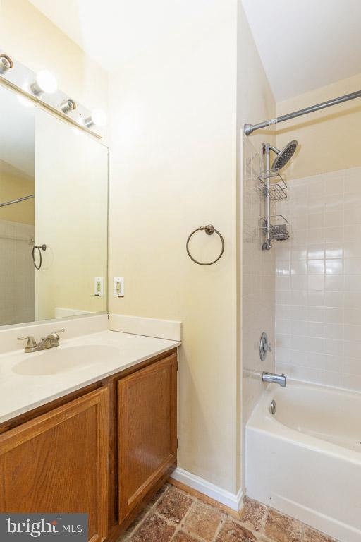 VICTORIA CROSSINGS AT MANCHESTER LAKES - Residential