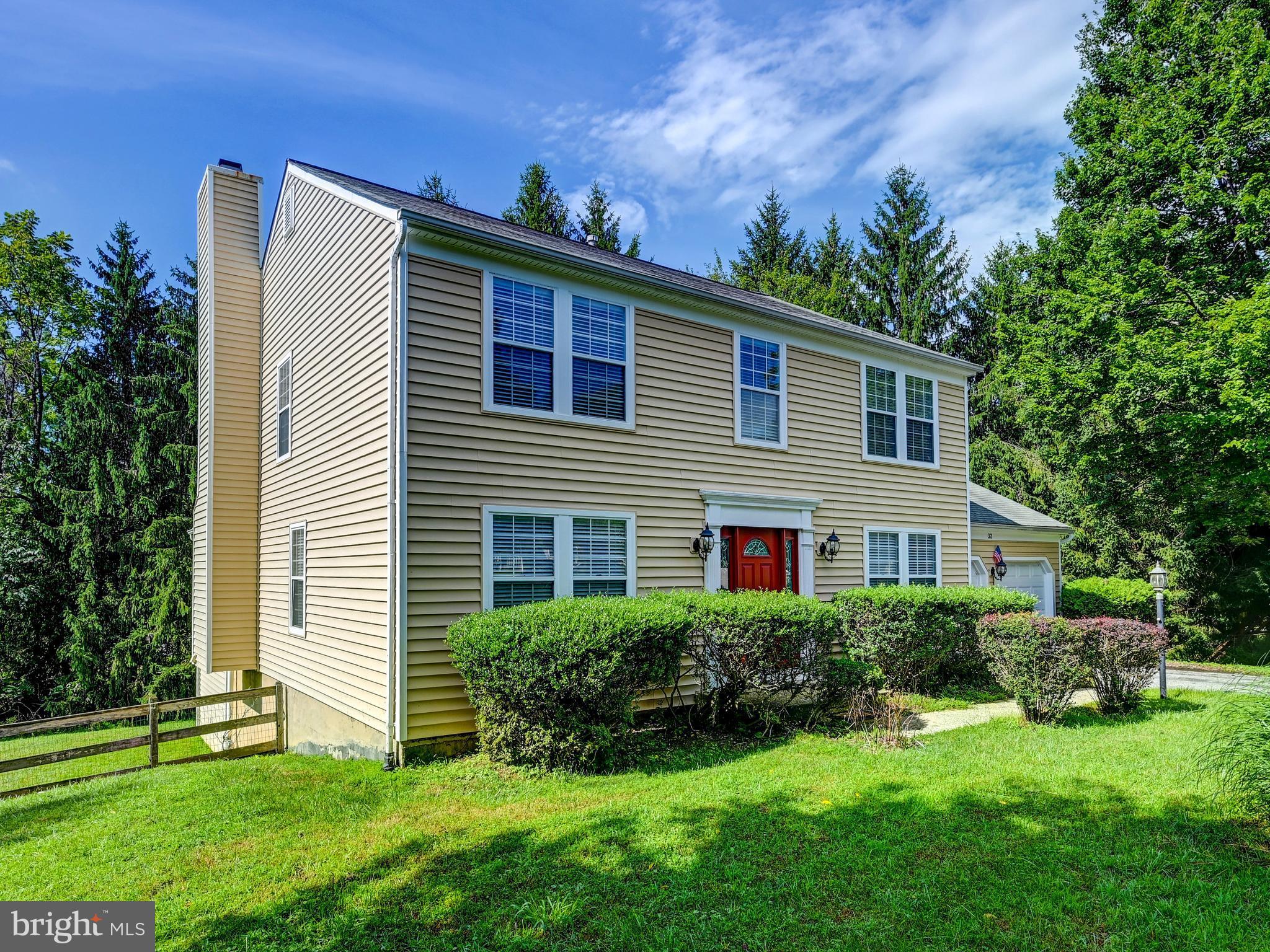 32 OLD CREEK COURT