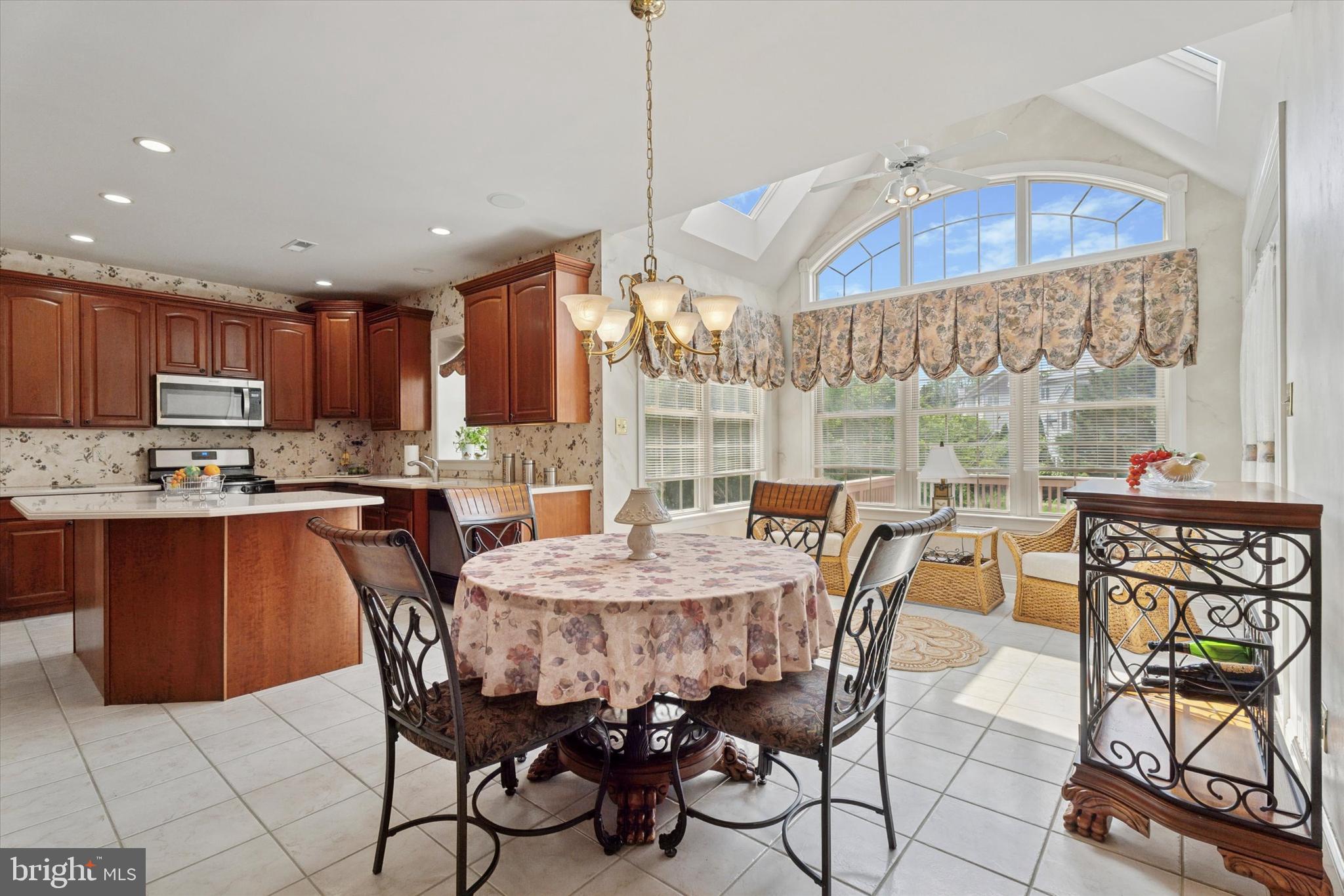 SUNNYBROOK - Residential