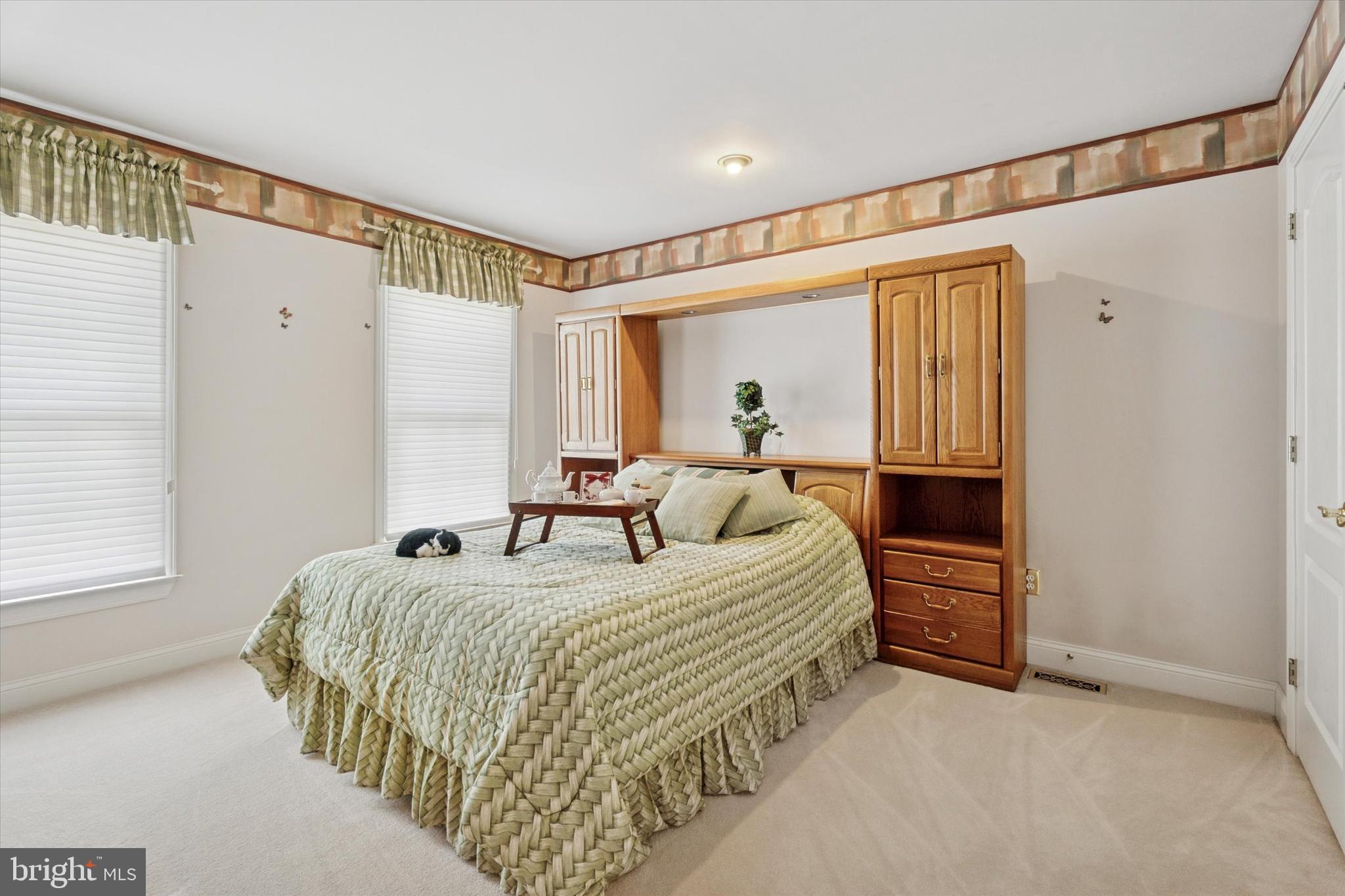 SUNNYBROOK - Residential