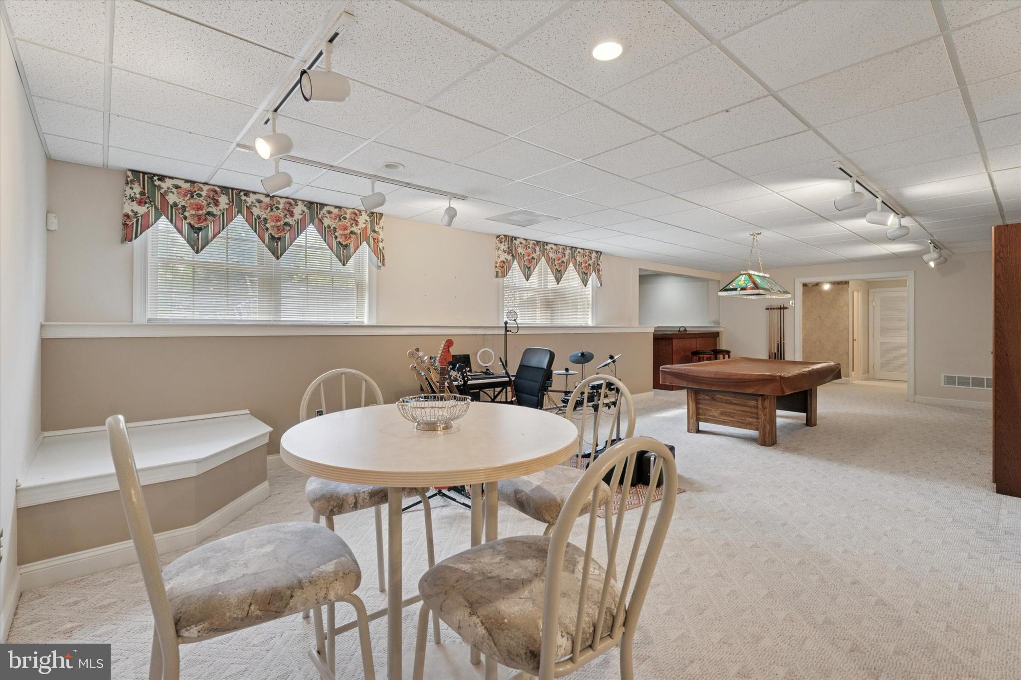 SUNNYBROOK - Residential