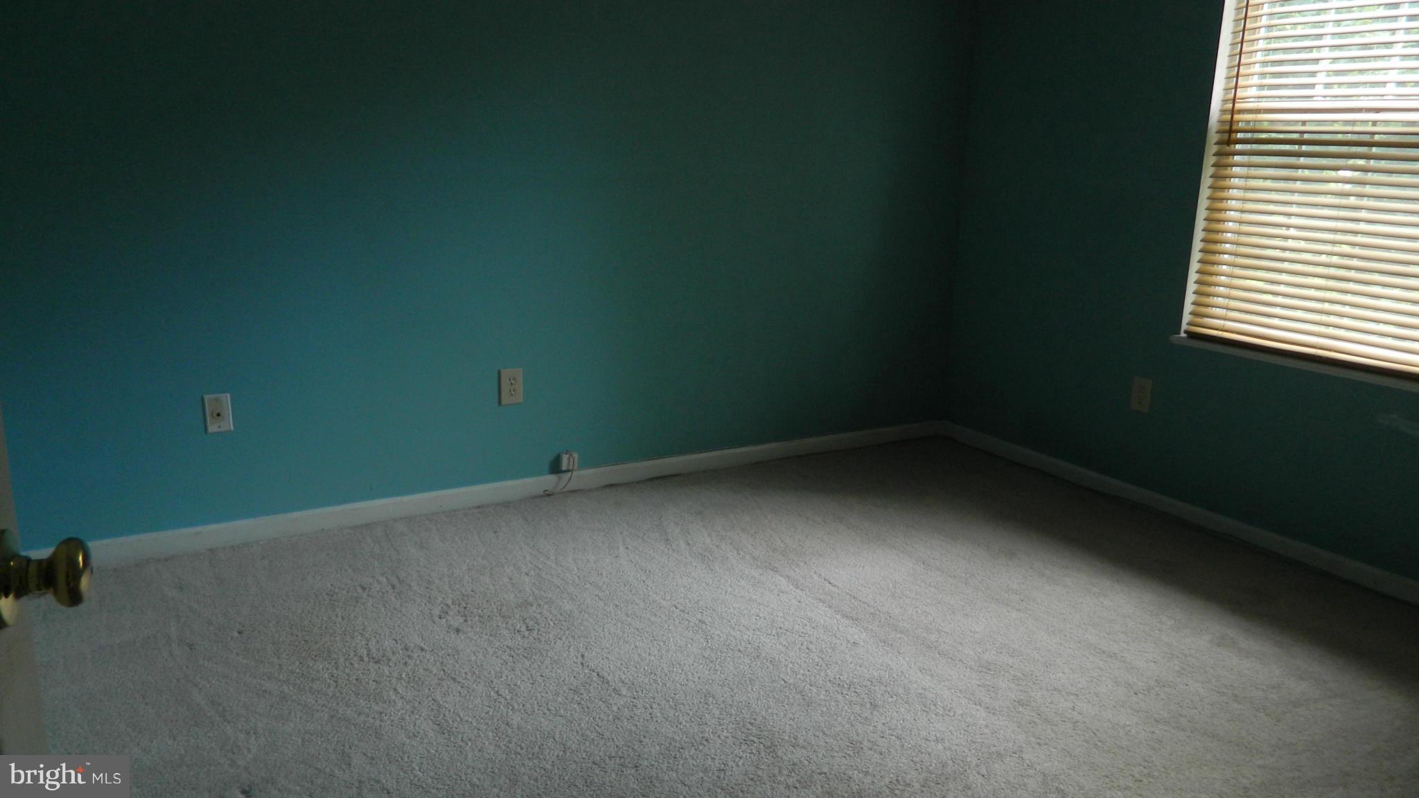 WHITE HALL - Residential