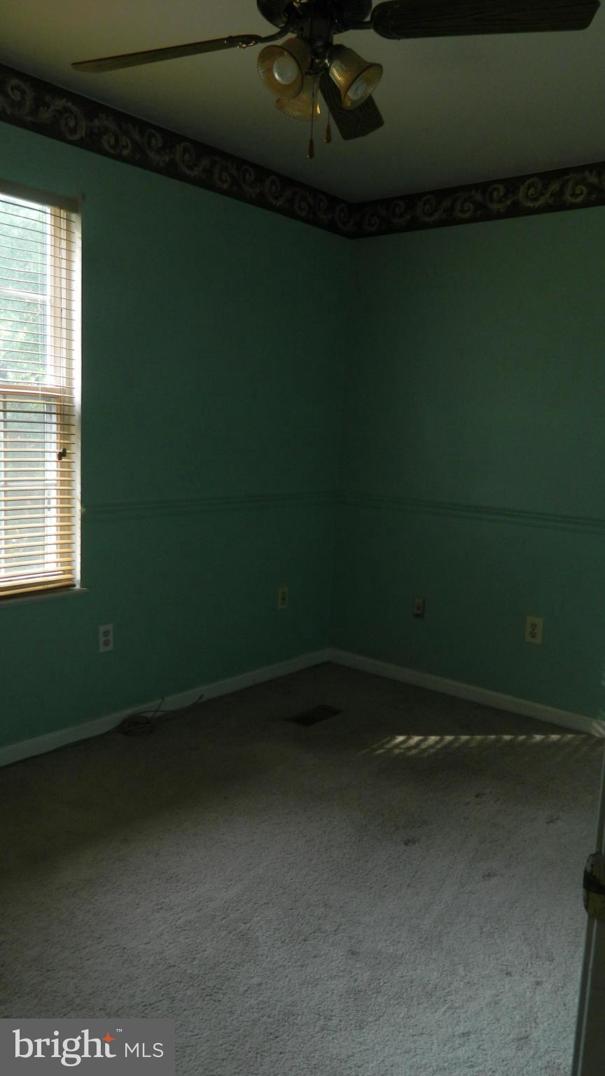 WHITE HALL - Residential