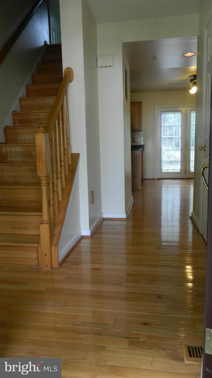 WHITE HALL - Residential