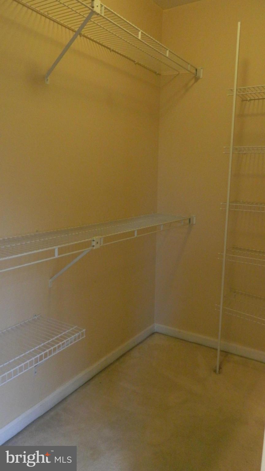 WHITE HALL - Residential