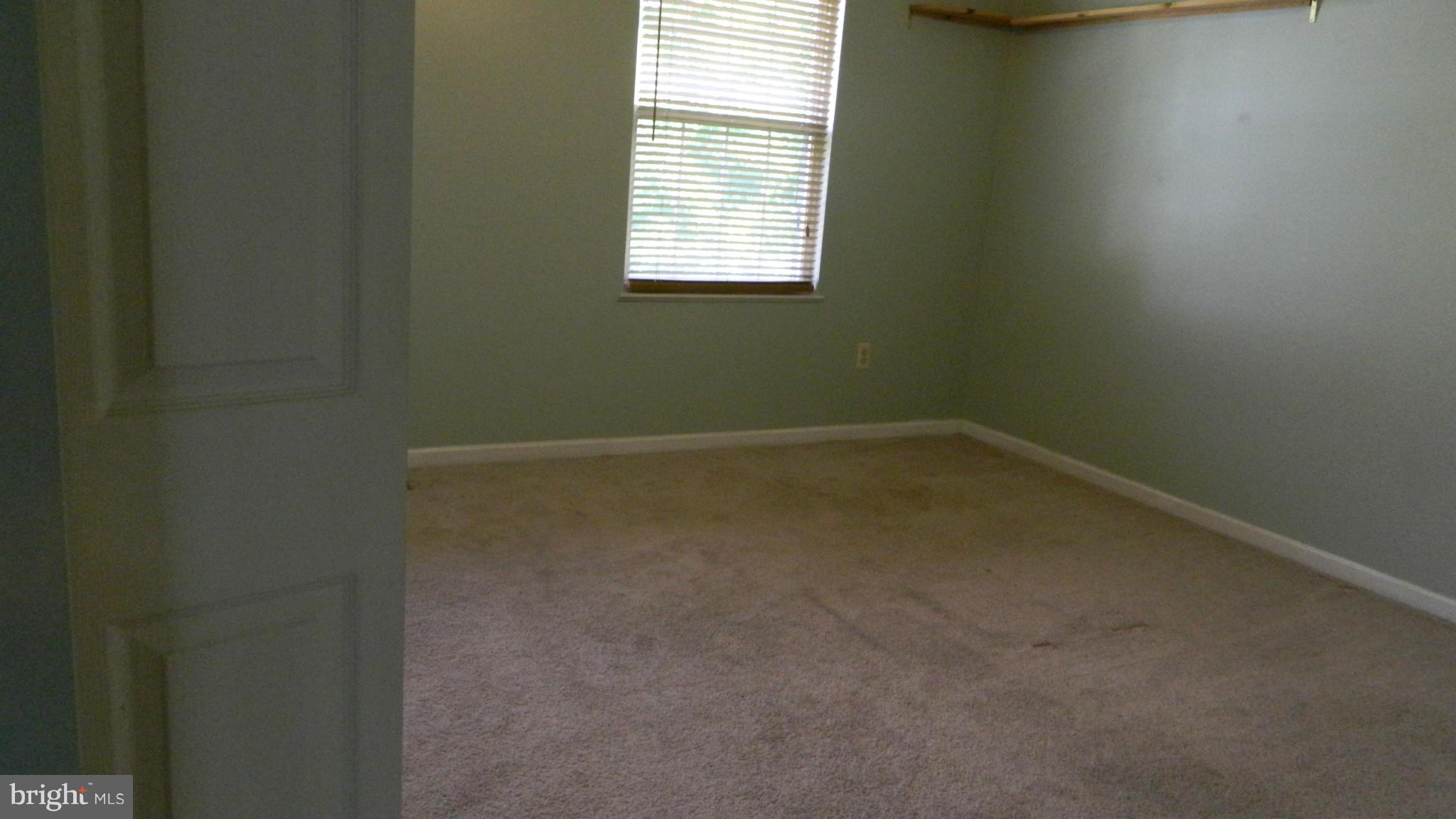 WHITE HALL - Residential