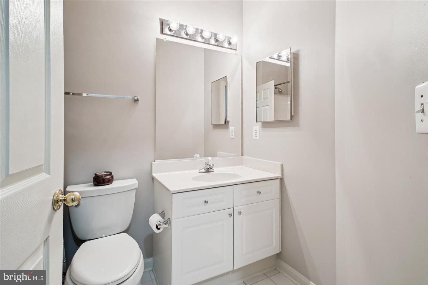 WESTBRIAR PLAZA - Residential Lease