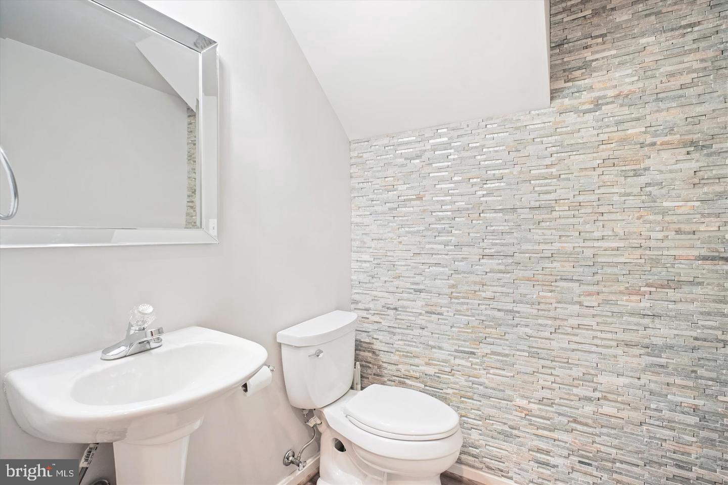 WESTBRIAR PLAZA - Residential Lease