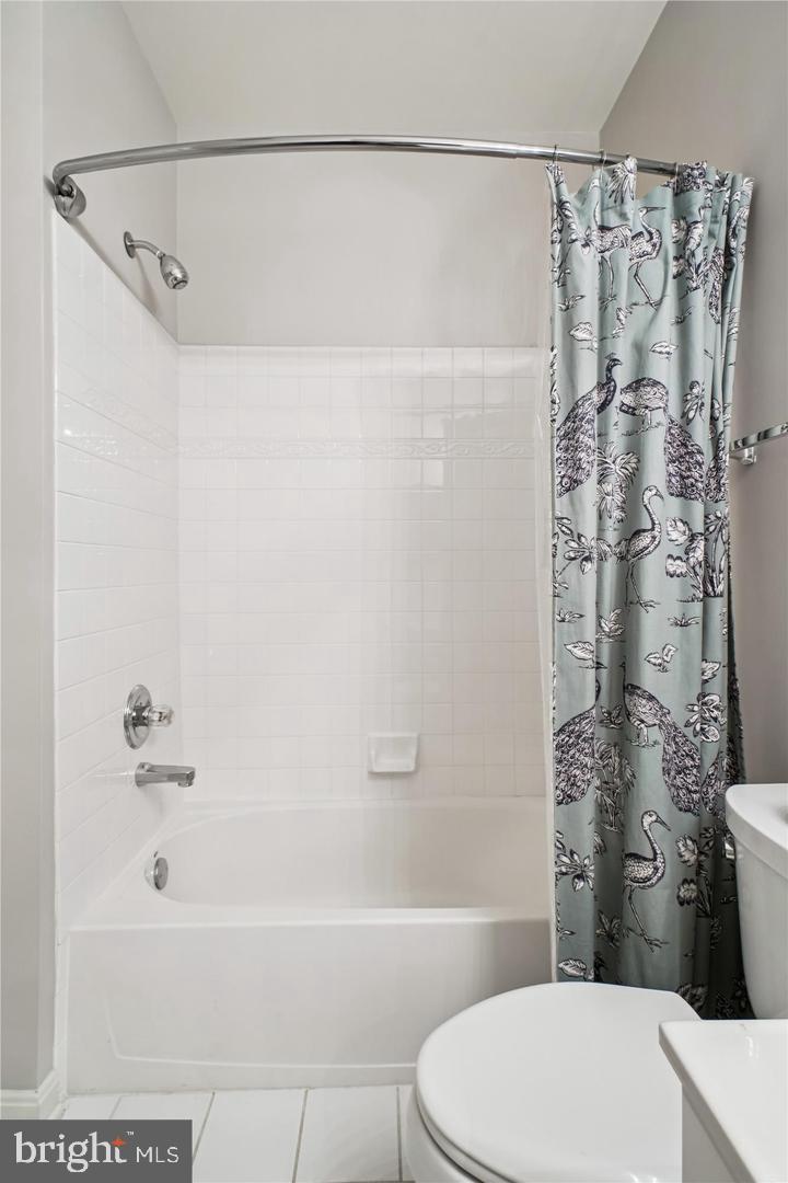 WESTBRIAR PLAZA - Residential Lease