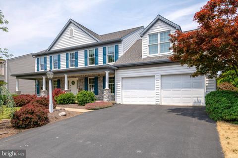 Photo of 141 MEADOW CREEK DR, LANDISVILLE, PA 17538 (MLS # PALA2035968)