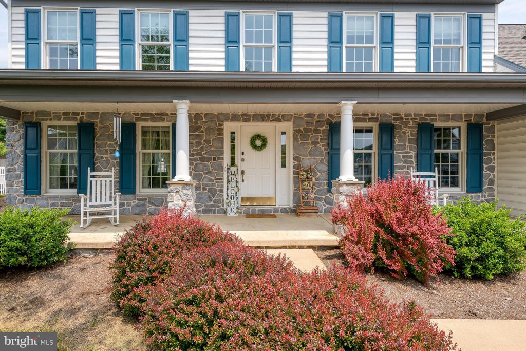 Photo of 141 MEADOW CREEK DR, LANDISVILLE, PA 17538 (MLS # PALA2035968)