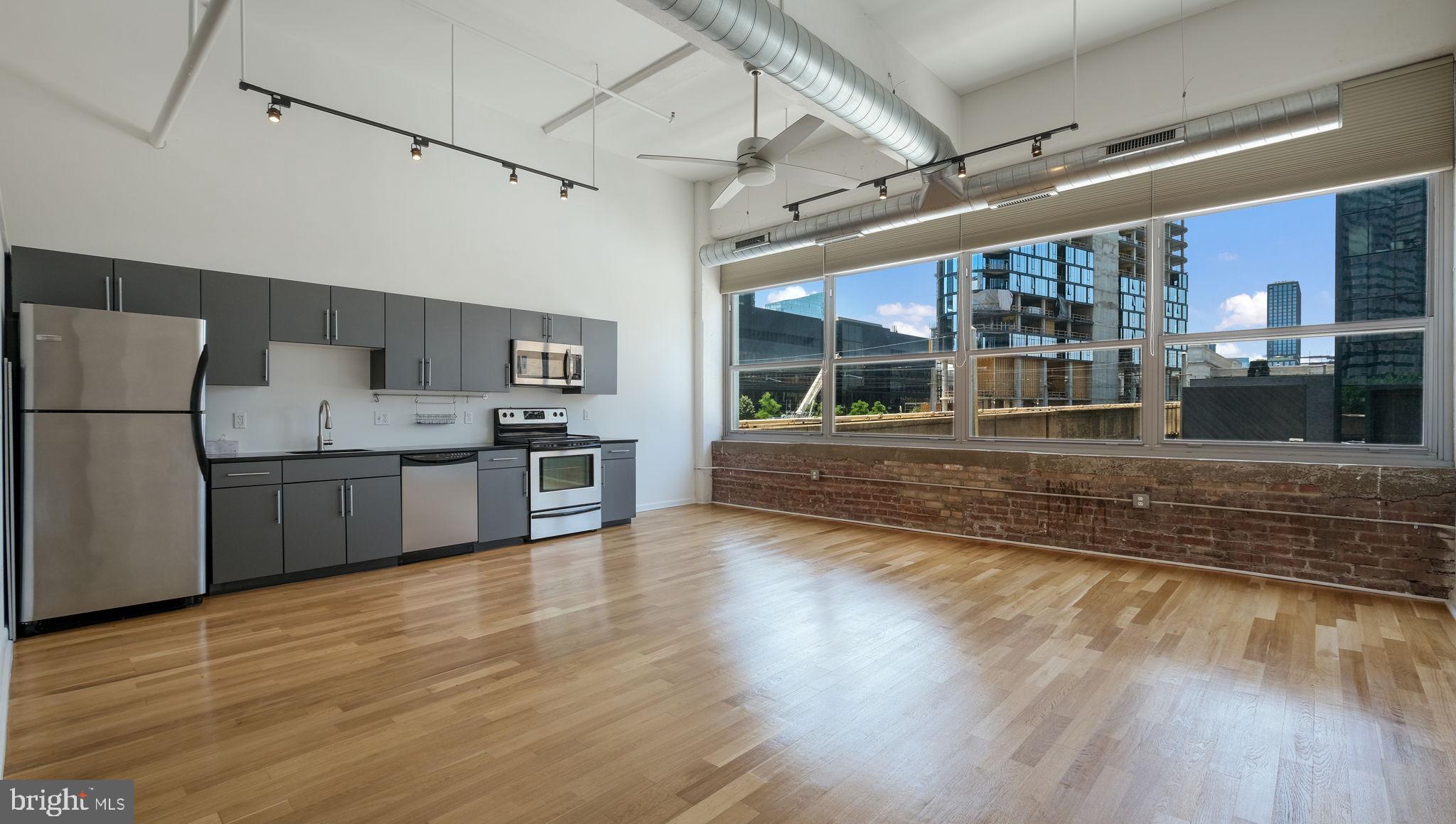 2200 ARCH STREET 313