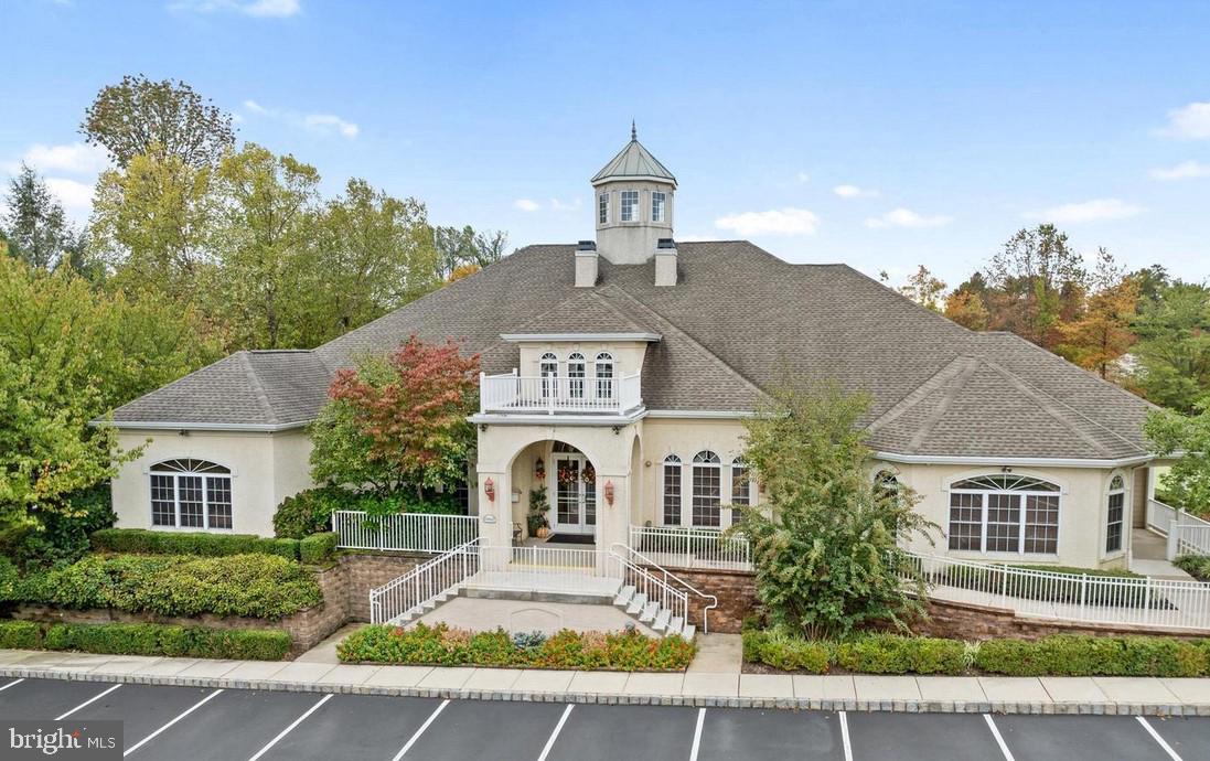 CREEKSIDE VILLAGE - Residential