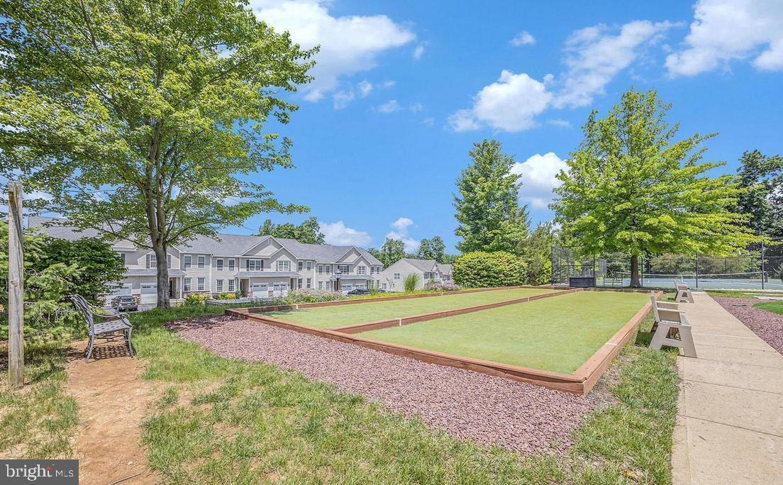 CREEKSIDE VILLAGE - Residential