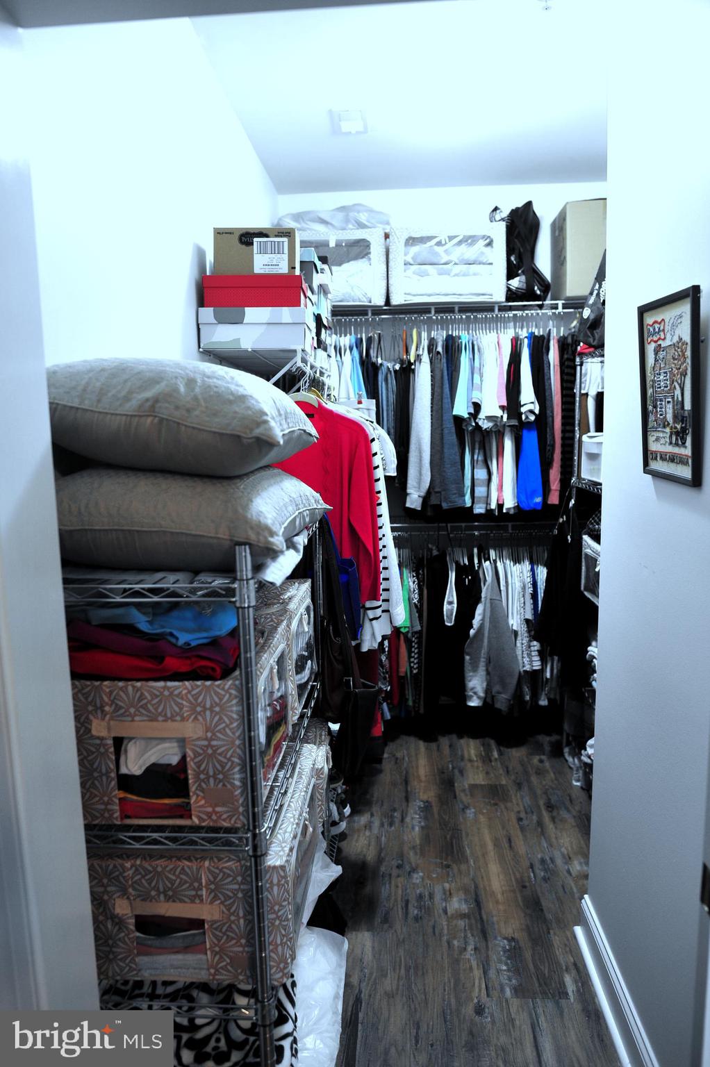 CREEKSIDE VILLAGE - Residential