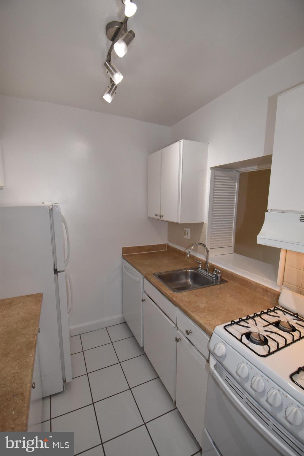 RIVER PLACE - Residential