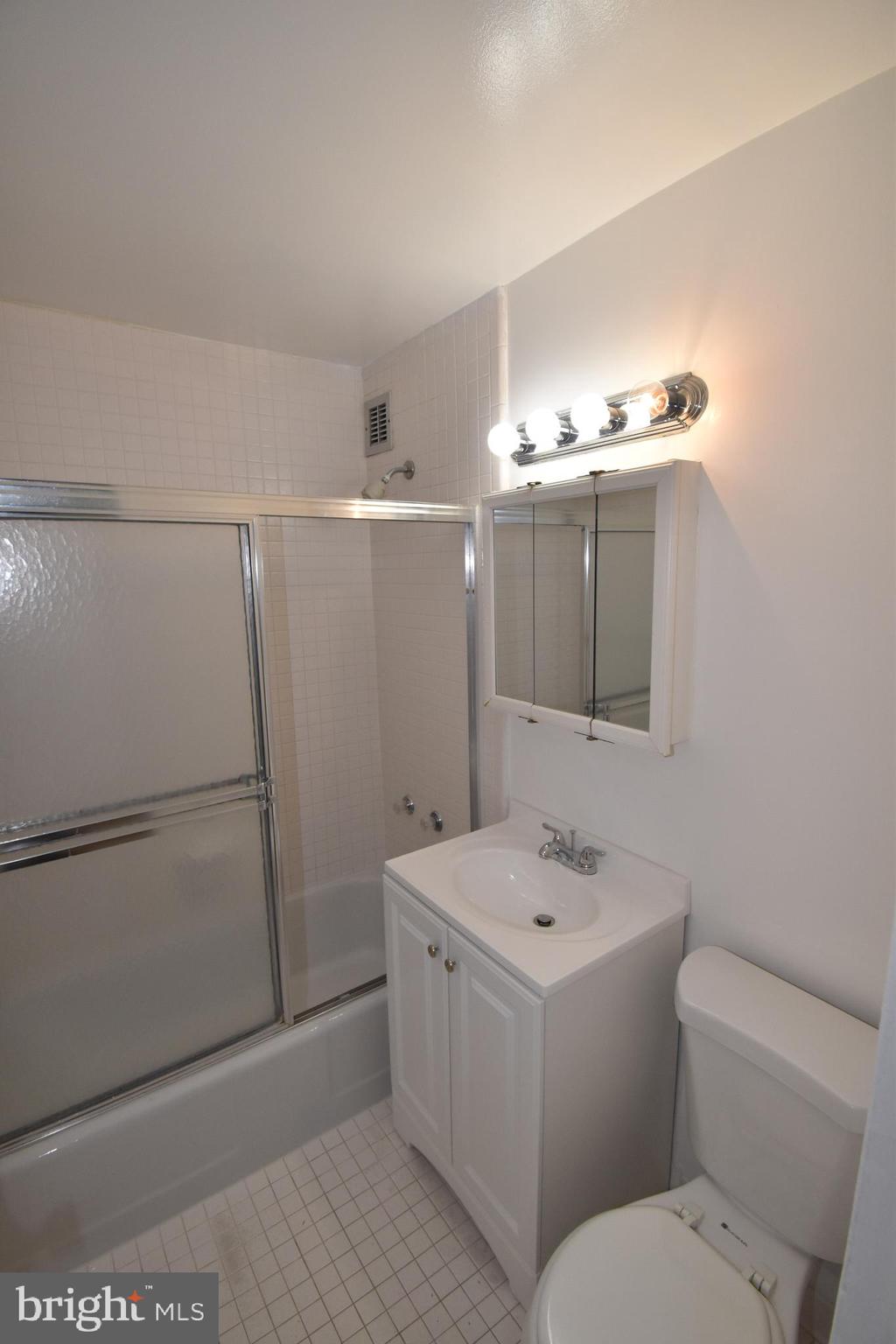 RIVER PLACE - Residential