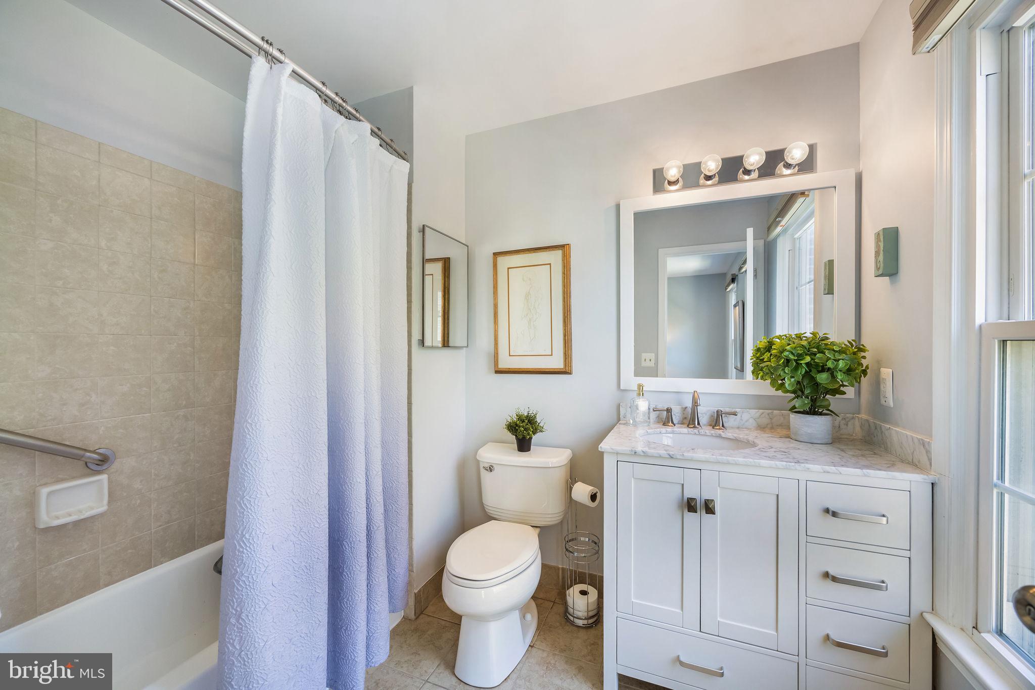 YACHT CLUB AT SEQUOIA VILLAGE - Residential