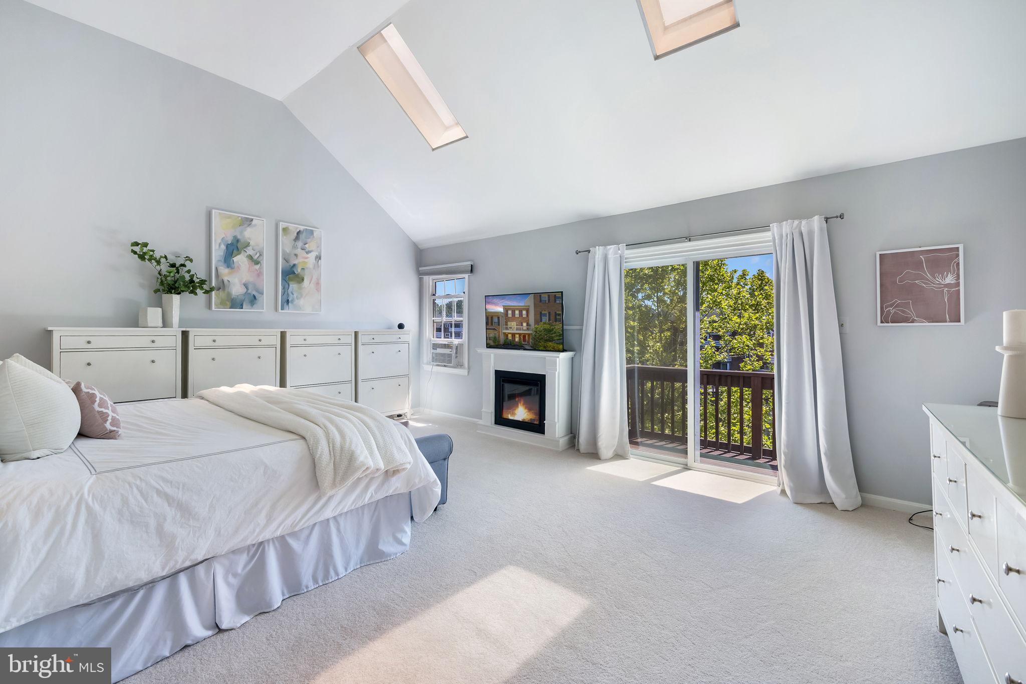 YACHT CLUB AT SEQUOIA VILLAGE - Residential