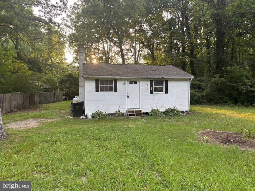 This beautifully updated 1-bedroom, 1-bathroom home offers comfortable living on a spacious half-acre lot. Recent upgrades include a brand-new roof and sheathing, updated plumbing, new carpet and flooring, and a fully renovated kitchen with new appliances. The bathroom has also been completely updated, creating a modern, move-in-ready space. Enjoy the convenience of a private driveway and room to expand or enjoy the outdoors.  Perfect for a first-time buyer, downsizer, or investment opportunity!