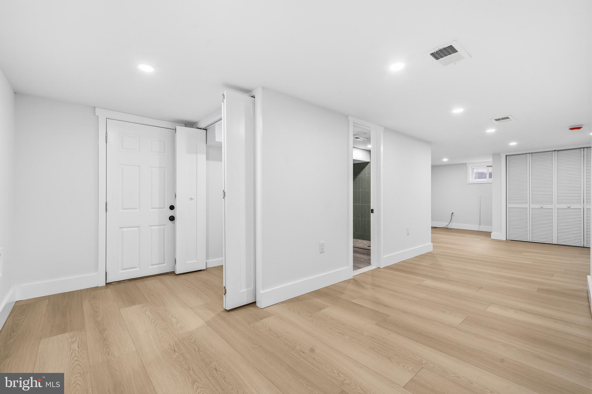 WASHINGTON SUBURBAN HOME - Residential