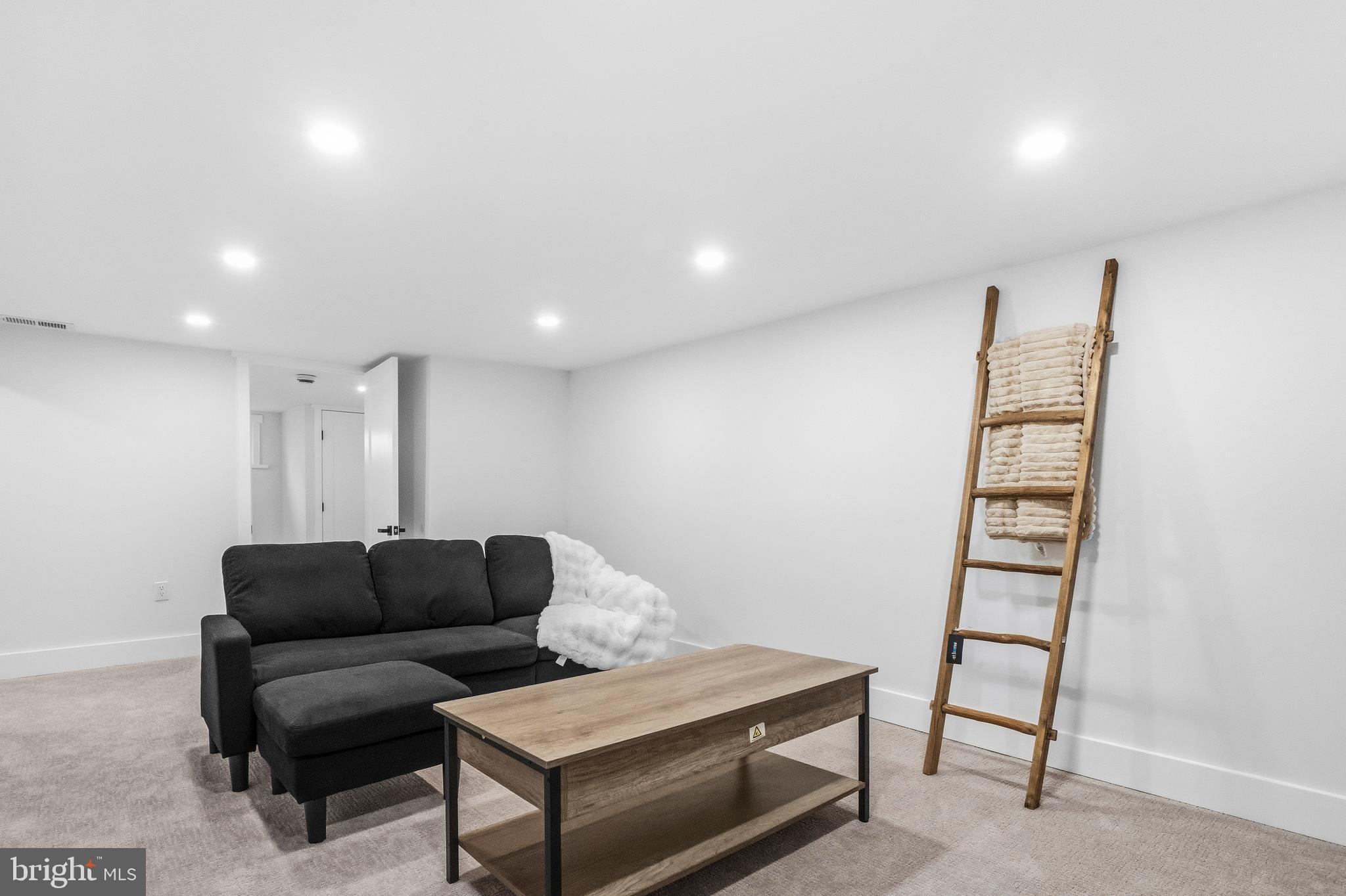 WASHINGTON SUBURBAN HOME - Residential