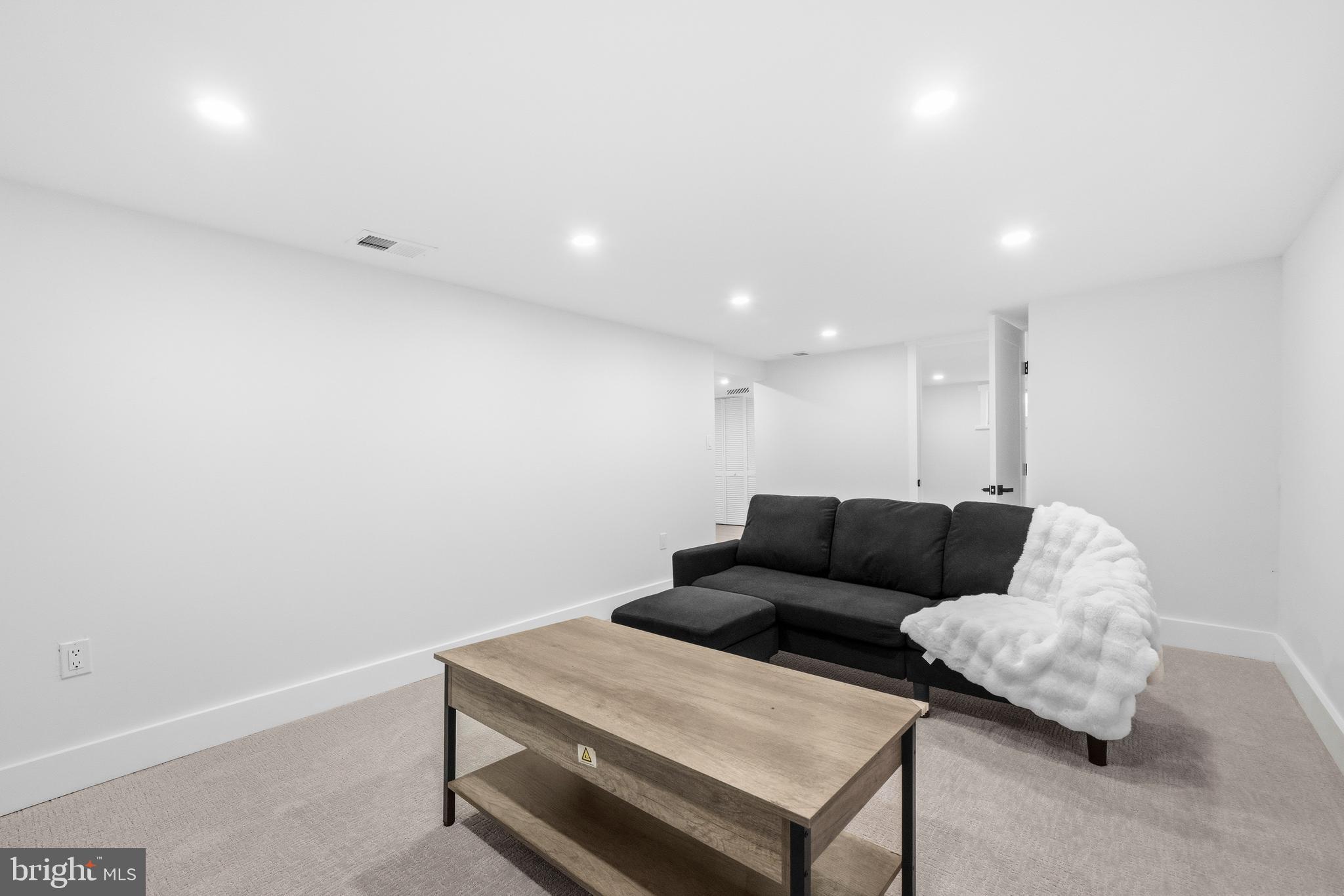 WASHINGTON SUBURBAN HOME - Residential