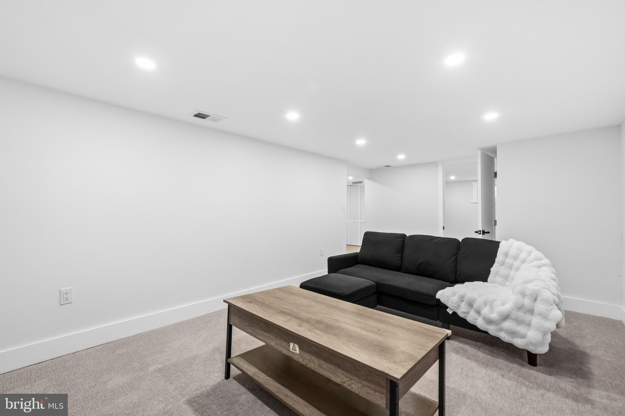 WASHINGTON SUBURBAN HOME - Residential