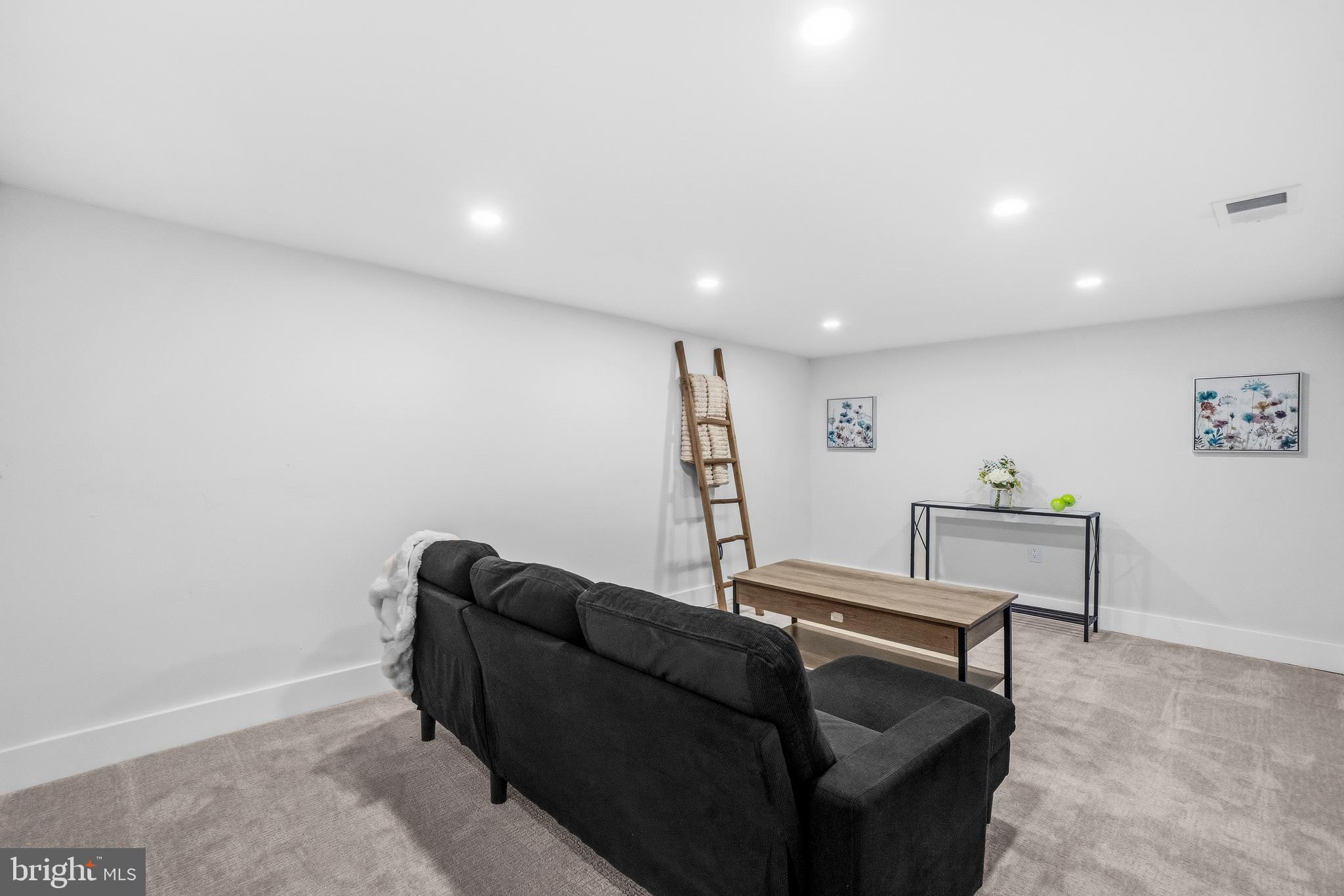 WASHINGTON SUBURBAN HOME - Residential