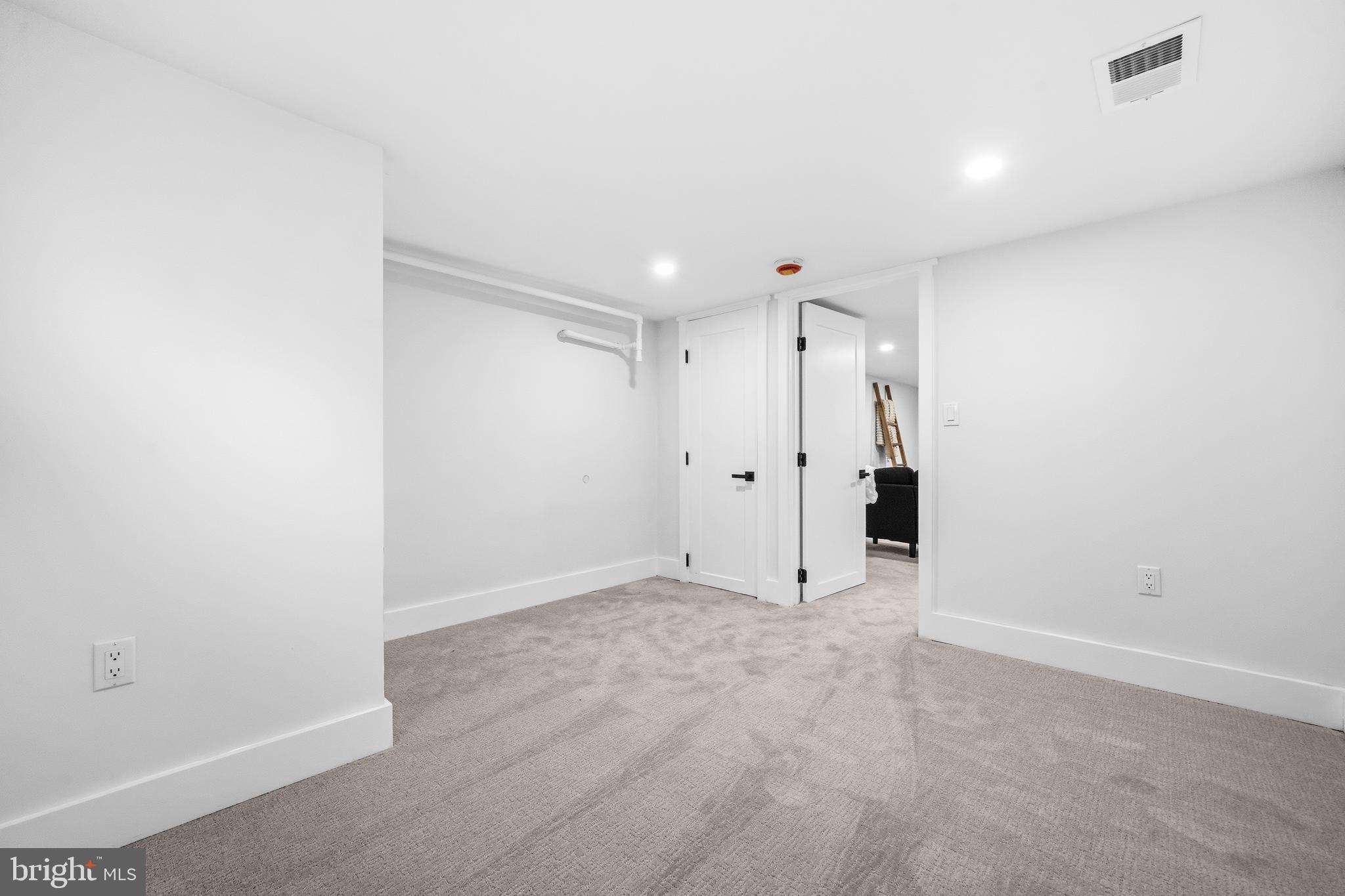 WASHINGTON SUBURBAN HOME - Residential