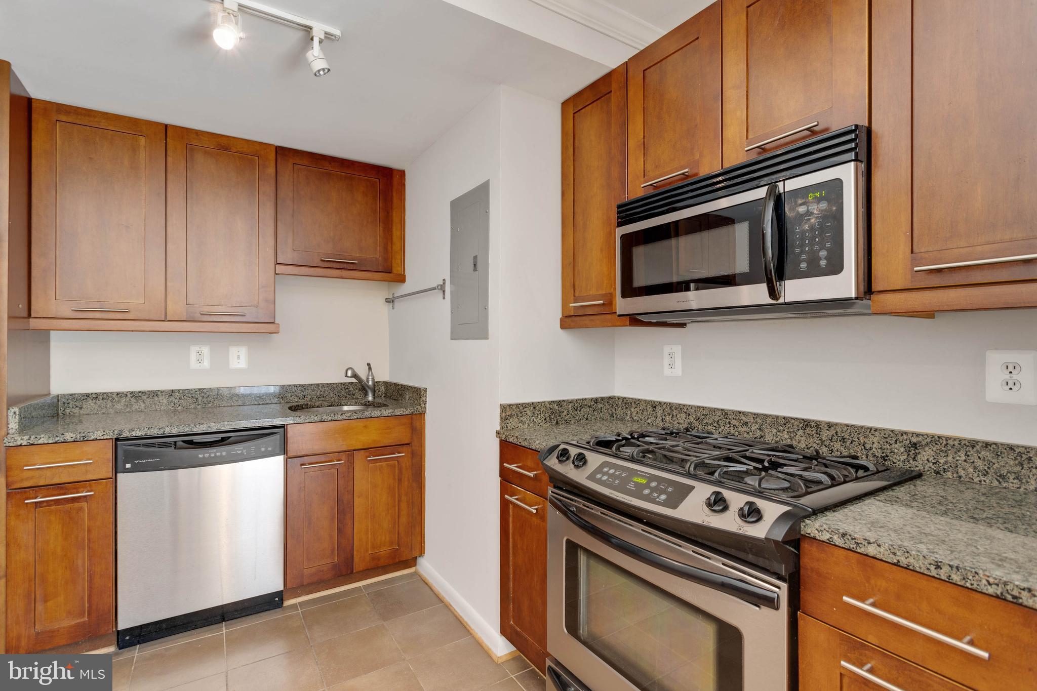 LONDON TERRACE - Residential Lease