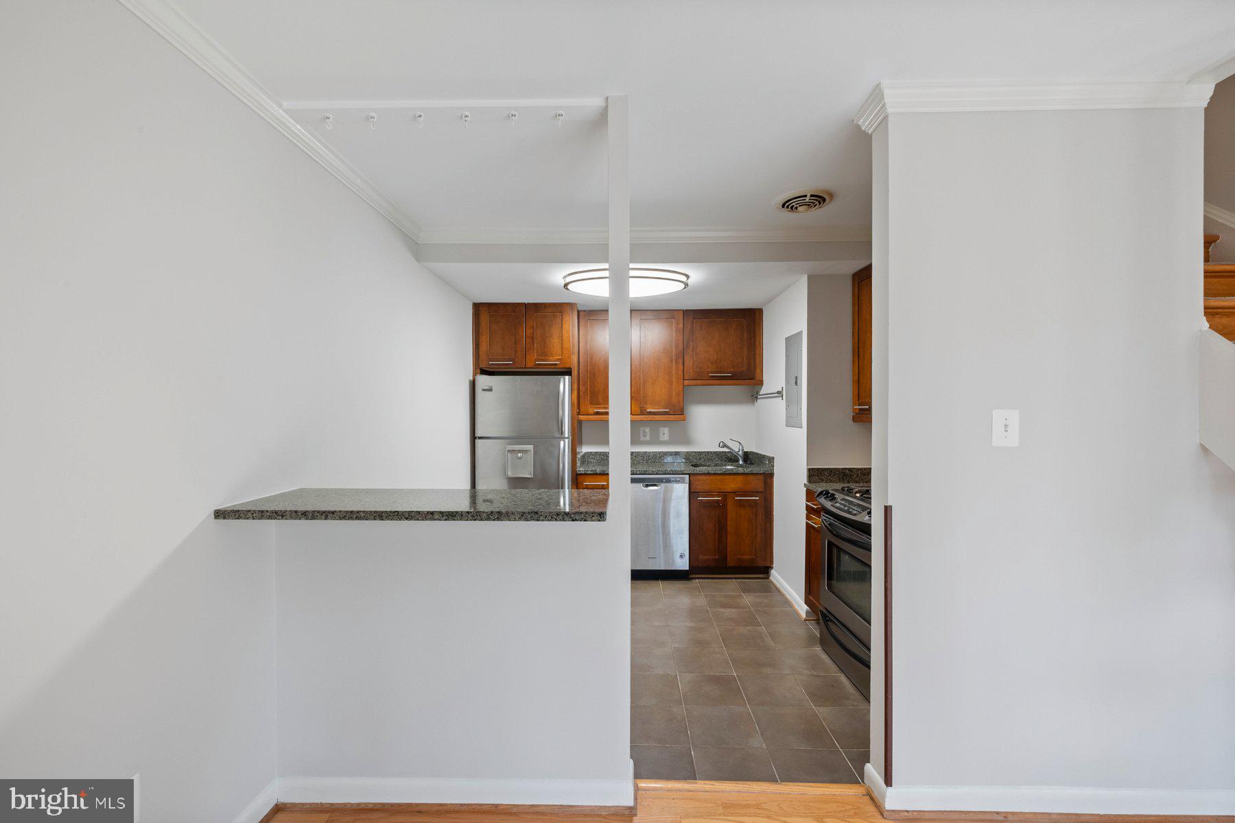 LONDON TERRACE - Residential Lease