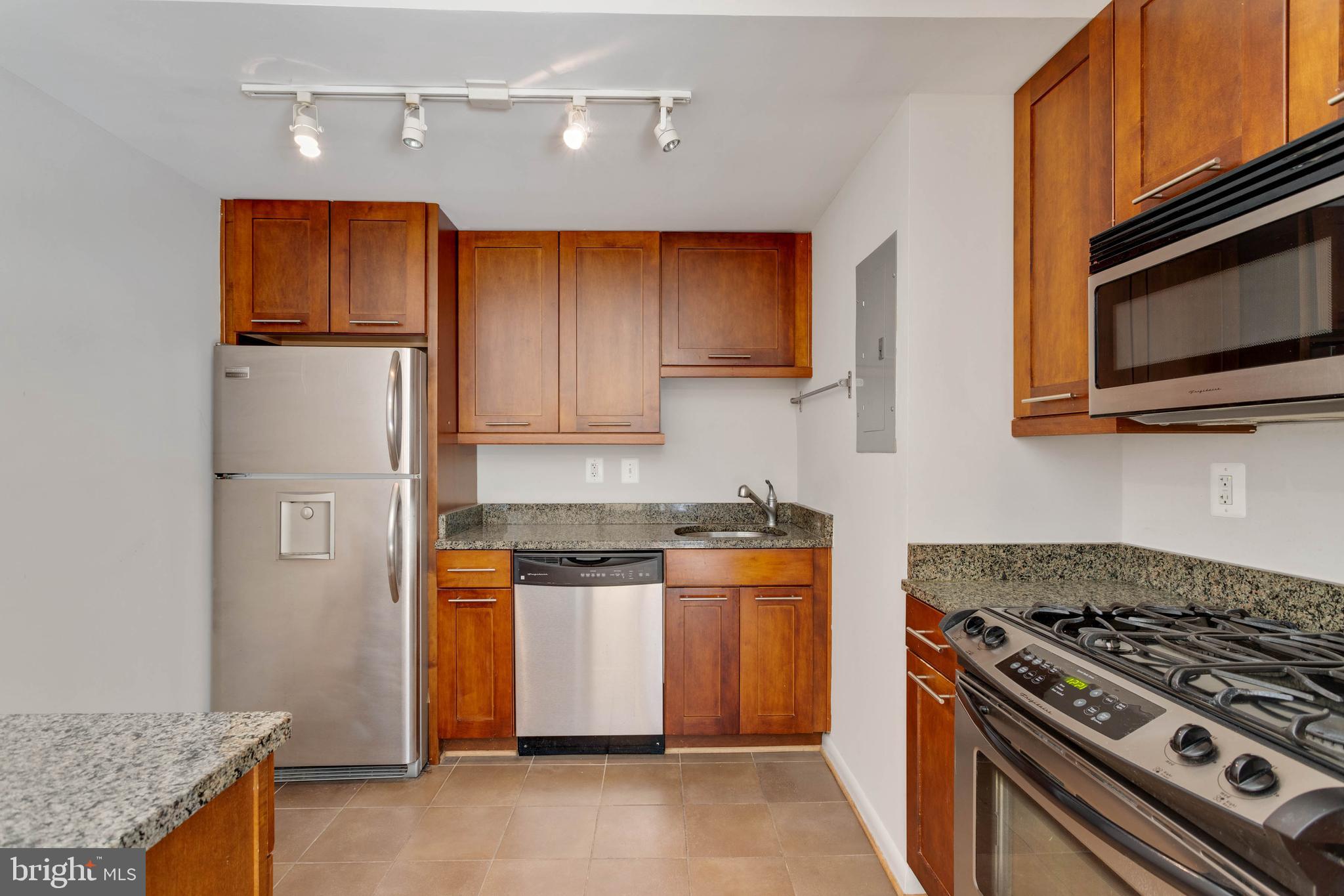 LONDON TERRACE - Residential Lease