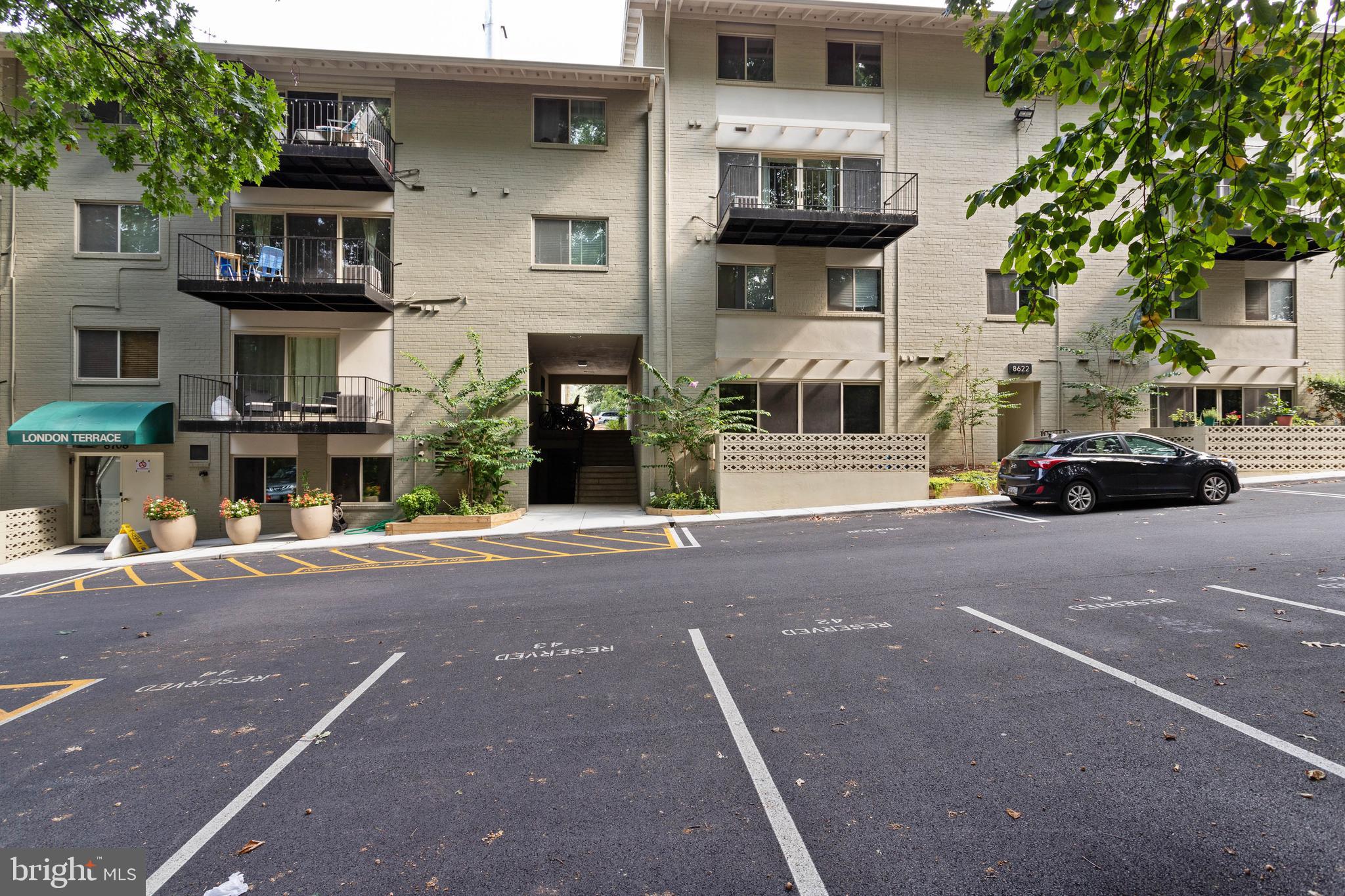 LONDON TERRACE - Residential Lease