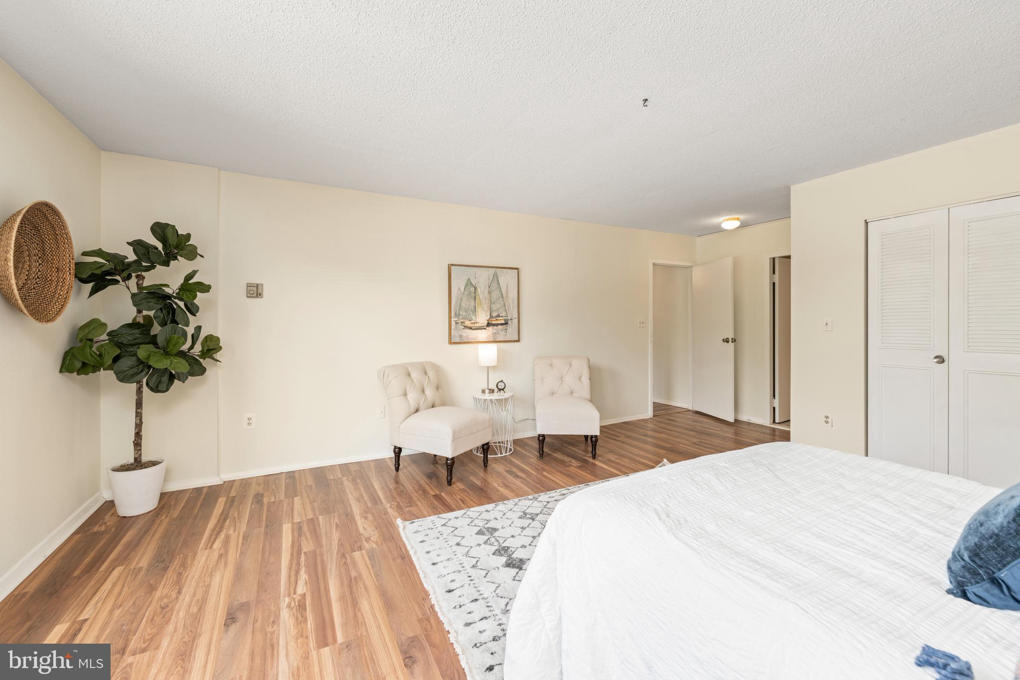 ROLAND PARK - Residential