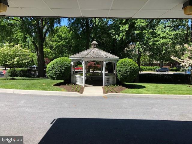 ROLAND PARK - Residential