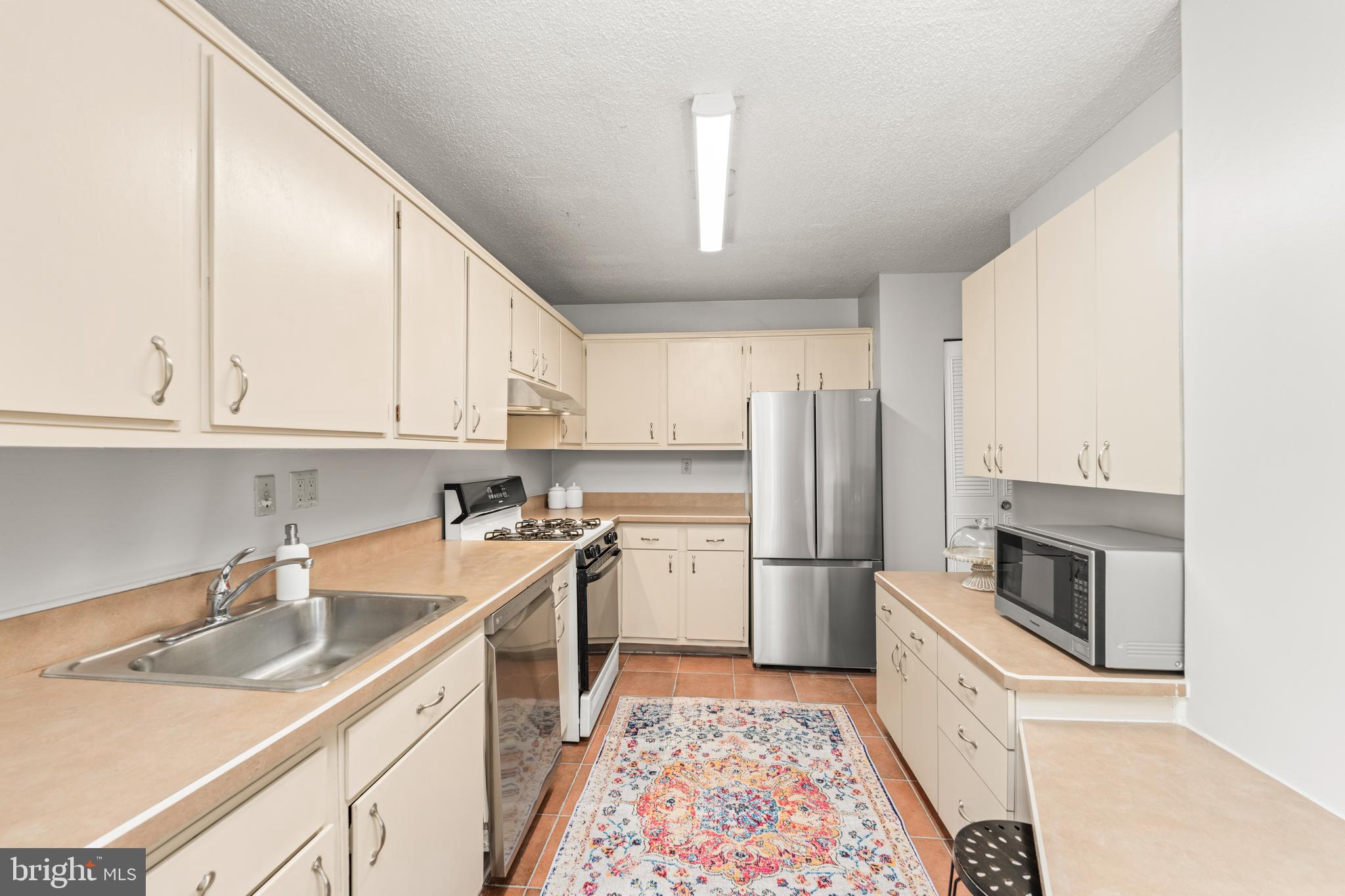 ROLAND PARK - Residential