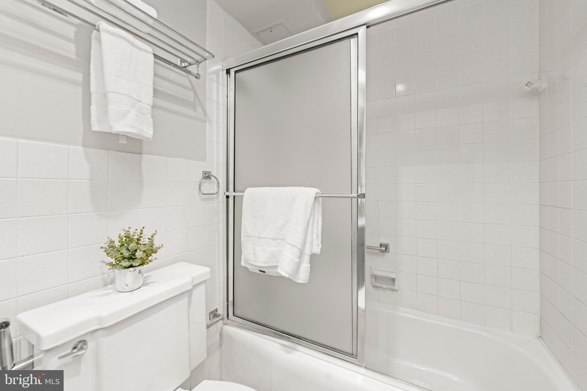 ROLAND PARK - Residential