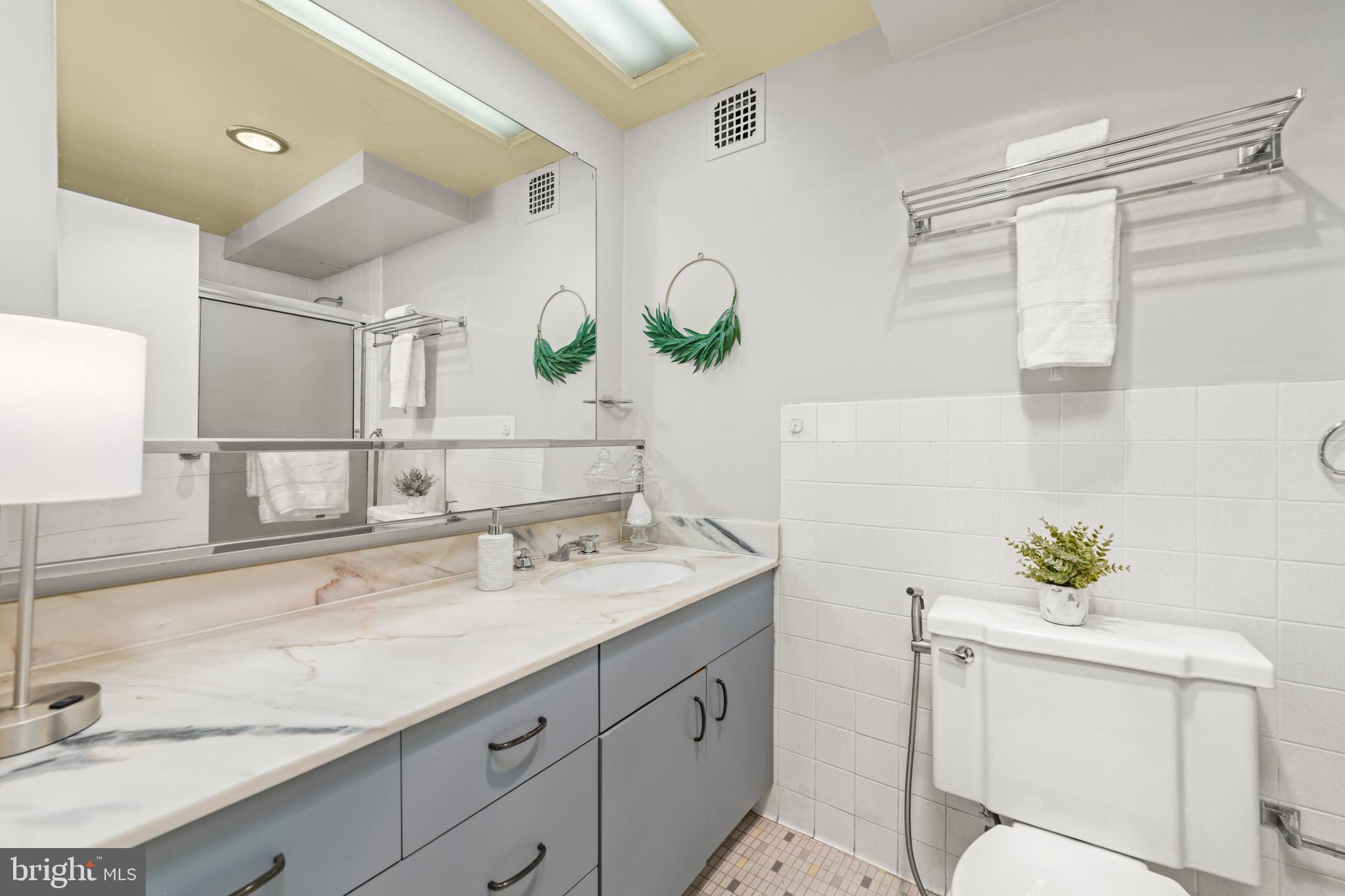 ROLAND PARK - Residential