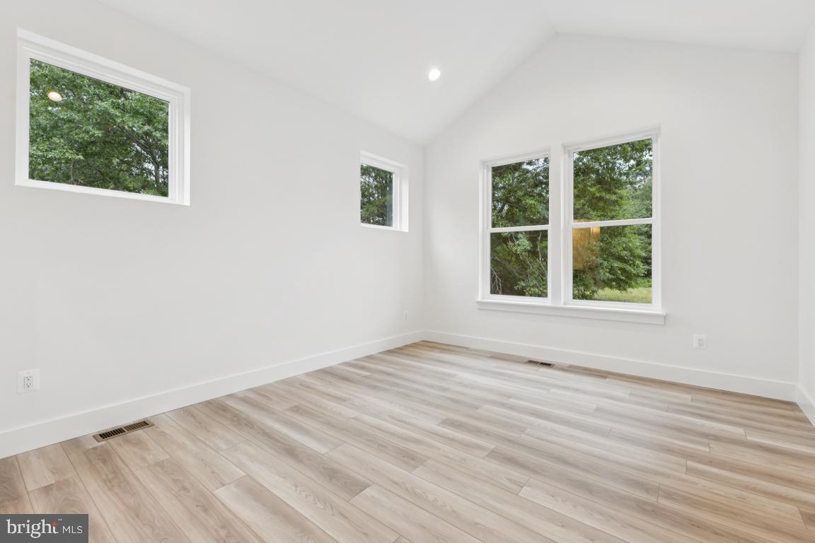 ELKWOOD - Residential