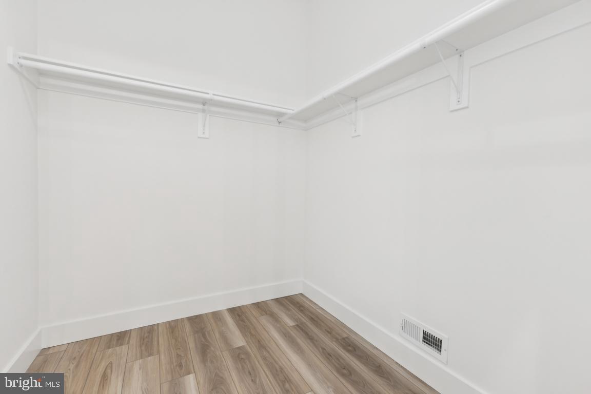 ELKWOOD - Residential