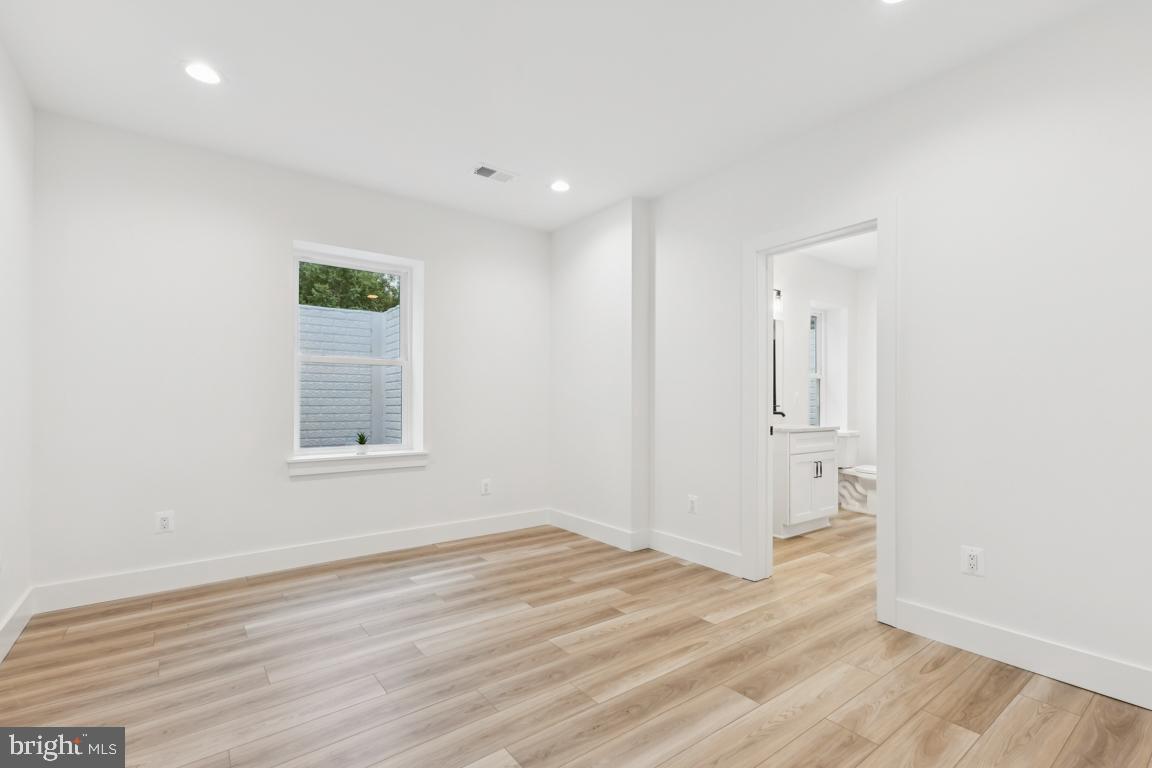 ELKWOOD - Residential