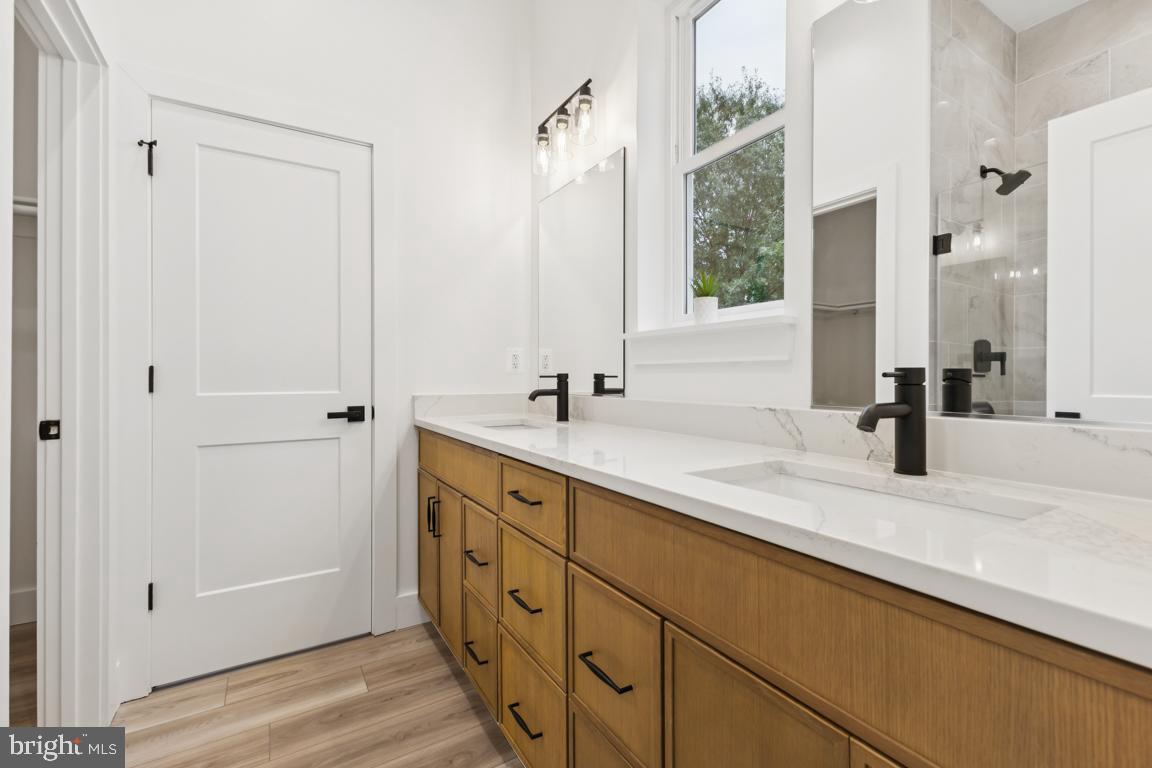 ELKWOOD - Residential