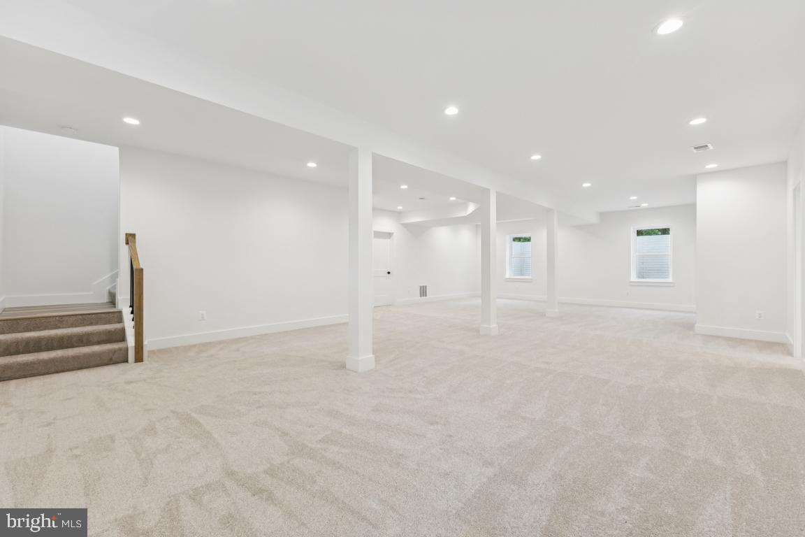 ELKWOOD - Residential