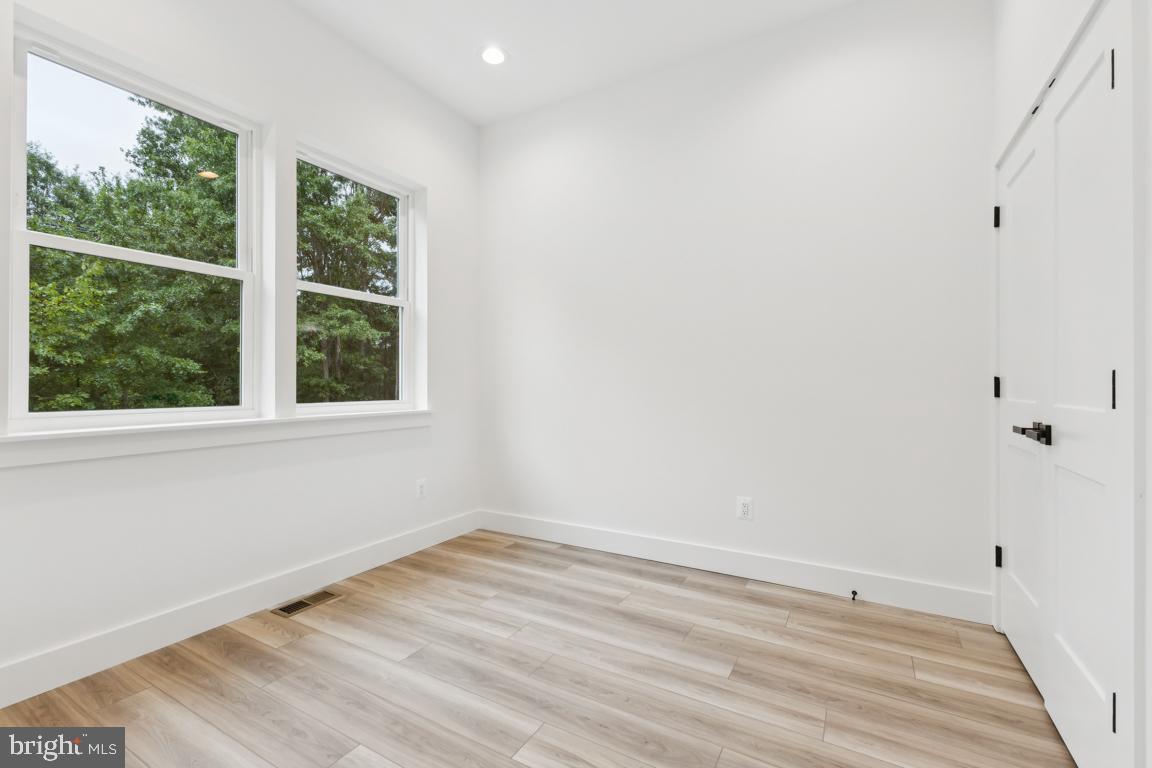 ELKWOOD - Residential