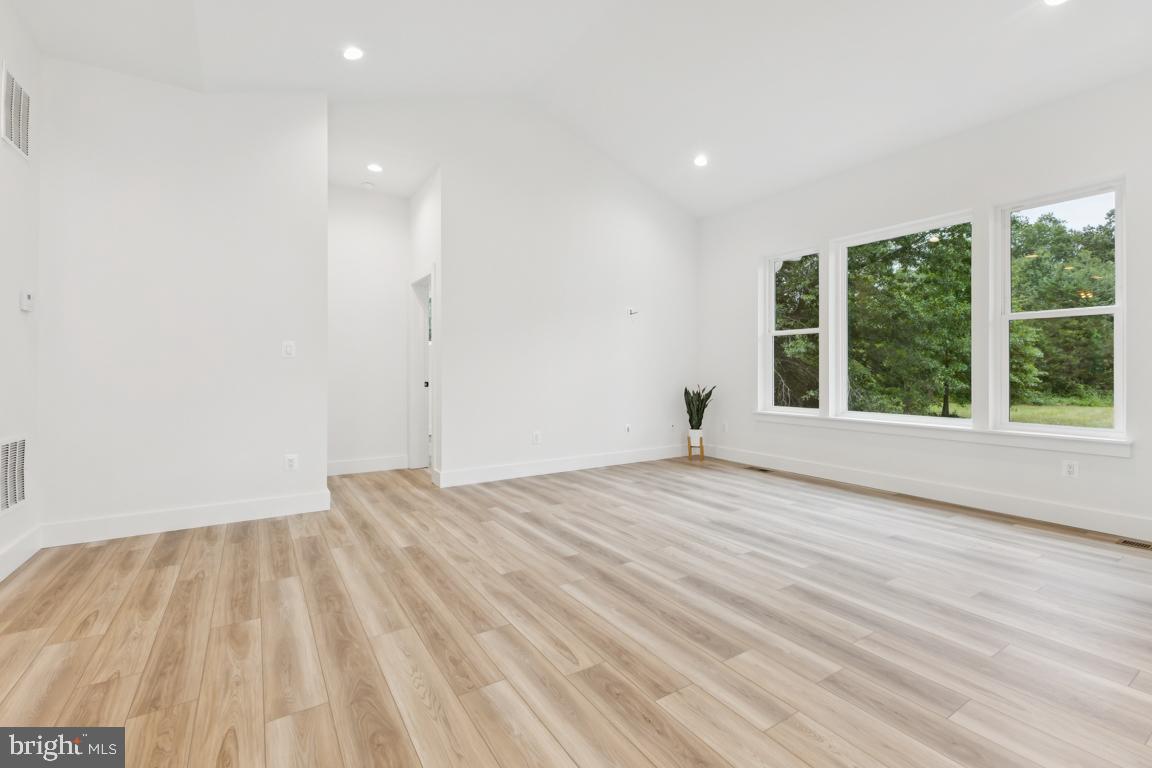 ELKWOOD - Residential