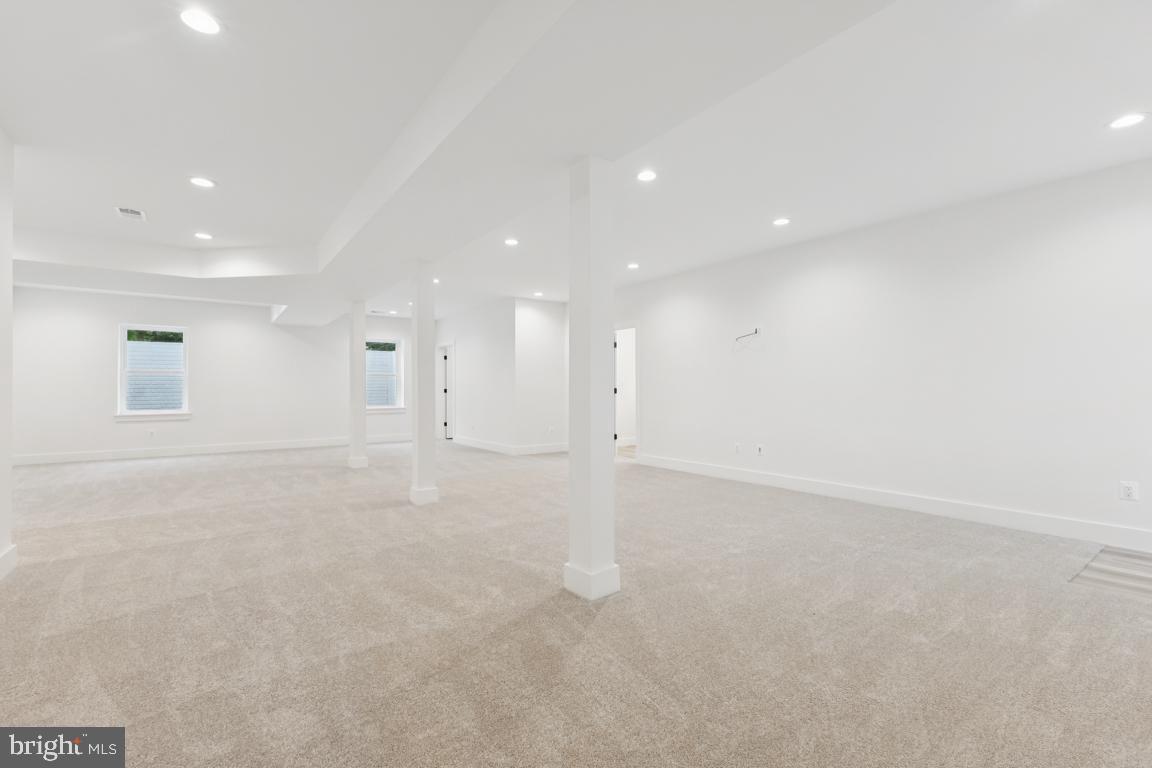 ELKWOOD - Residential